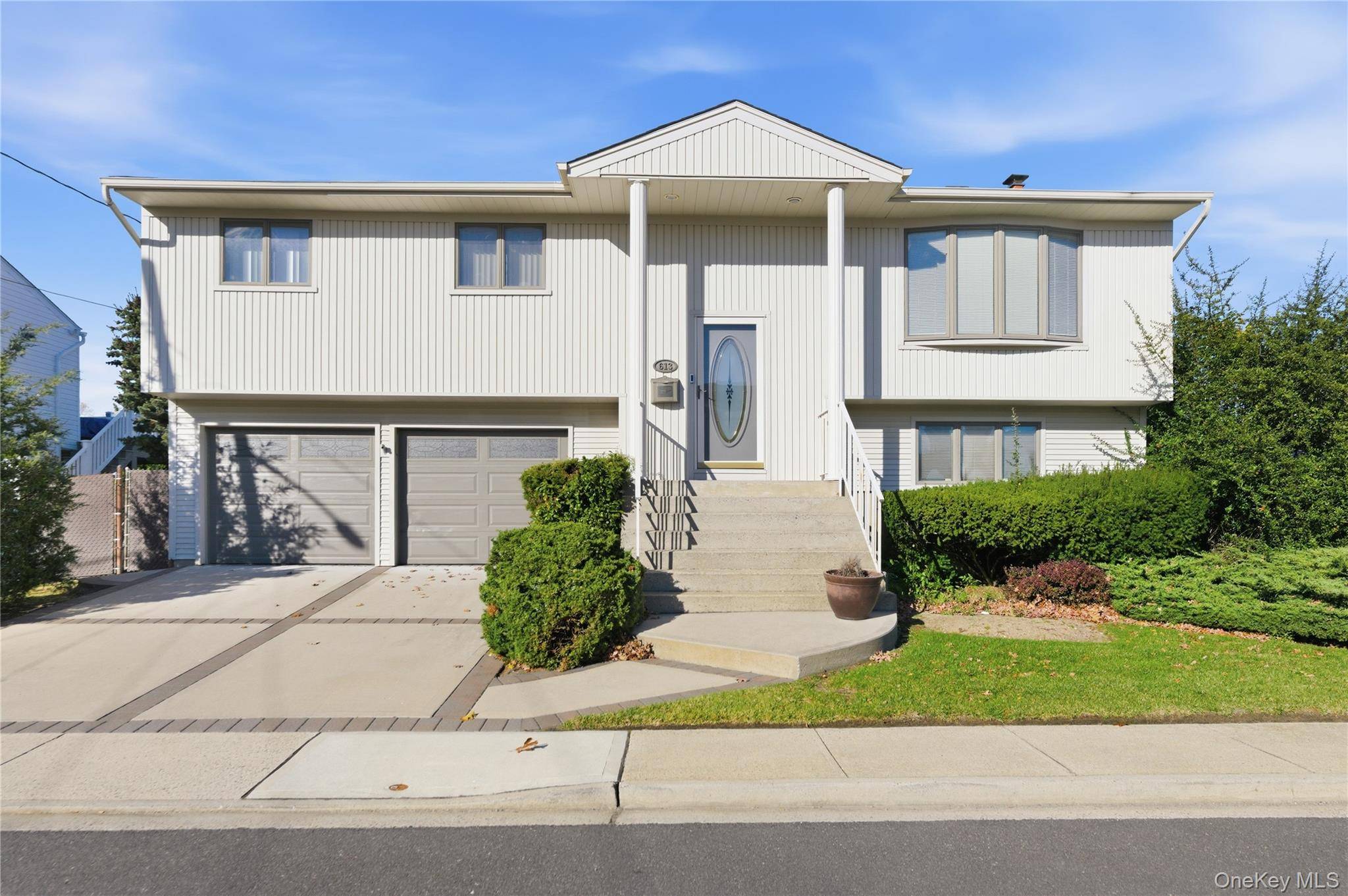 613 Smith PL, Oceanside, NY 11572