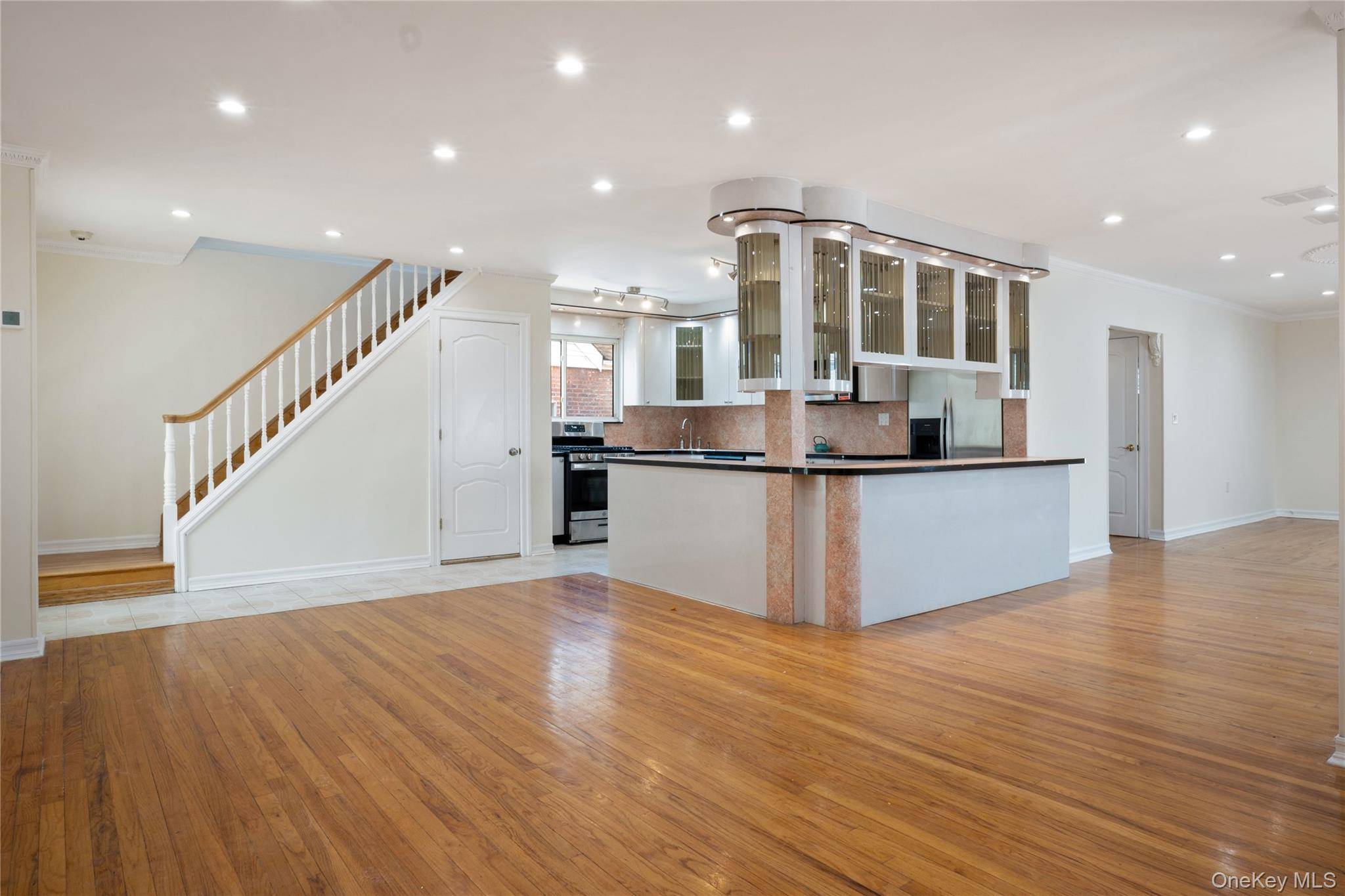 73-33 188th ST, Fresh Meadows, NY 11366