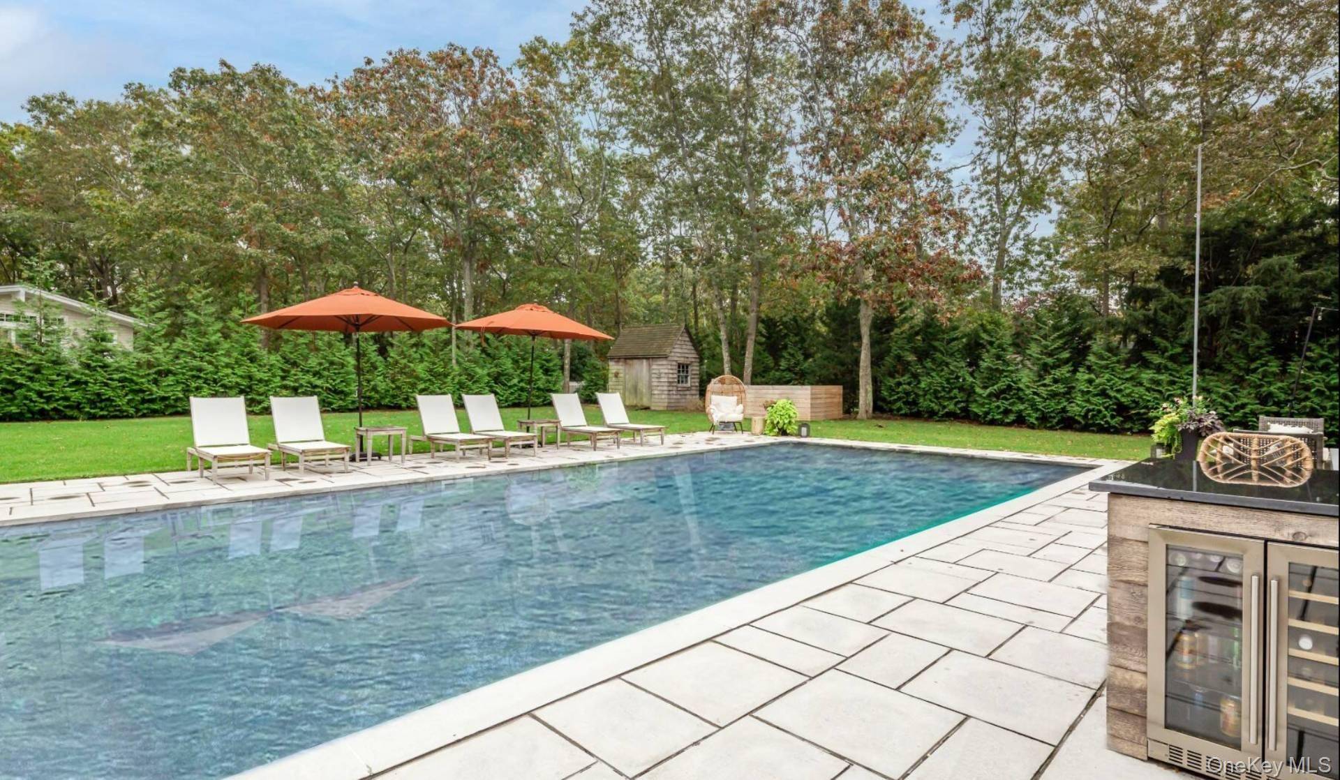 45 Sherwood RD, Hampton Bays, NY 11946