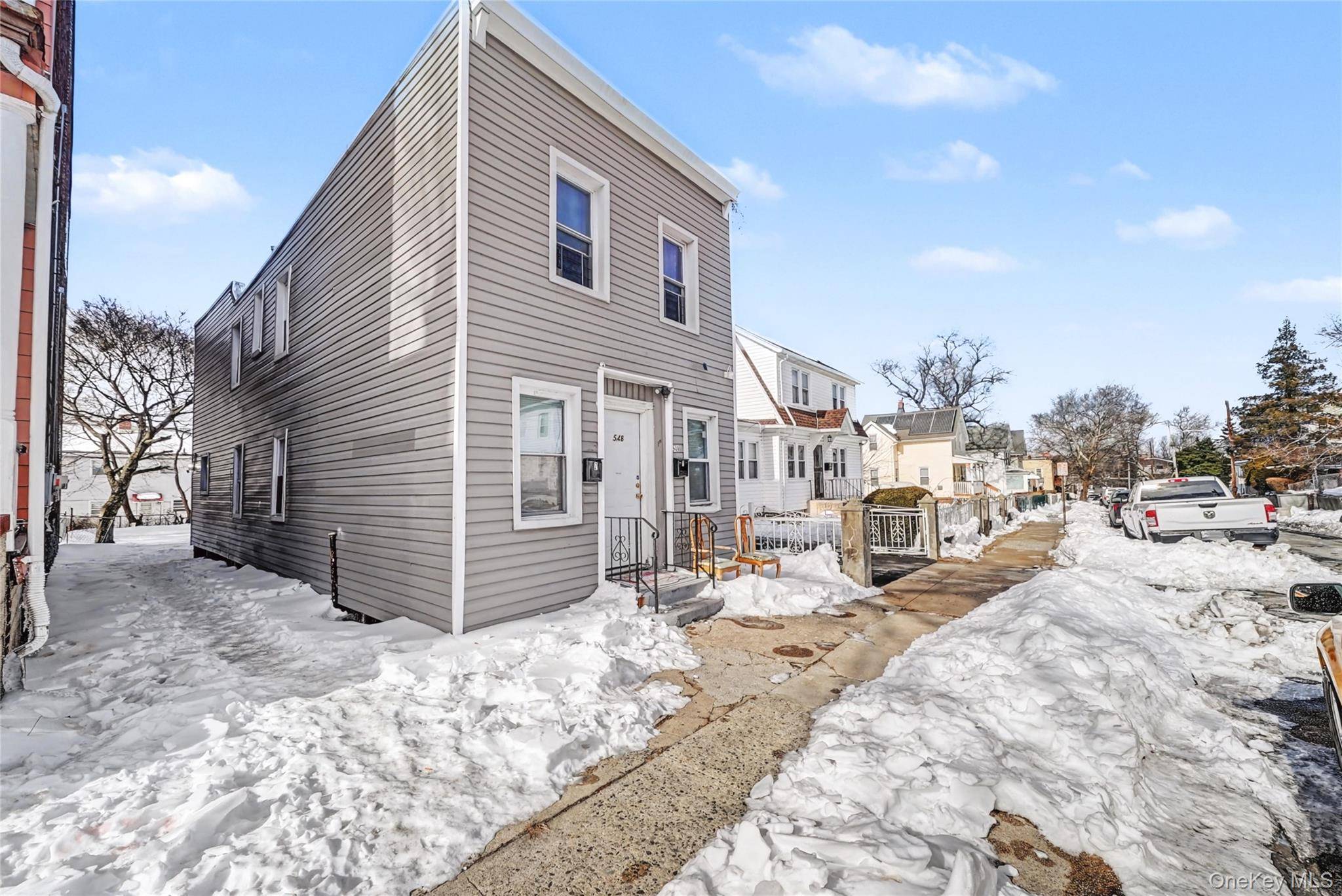 548 S 8th AVE, Mount Vernon, NY 10550
