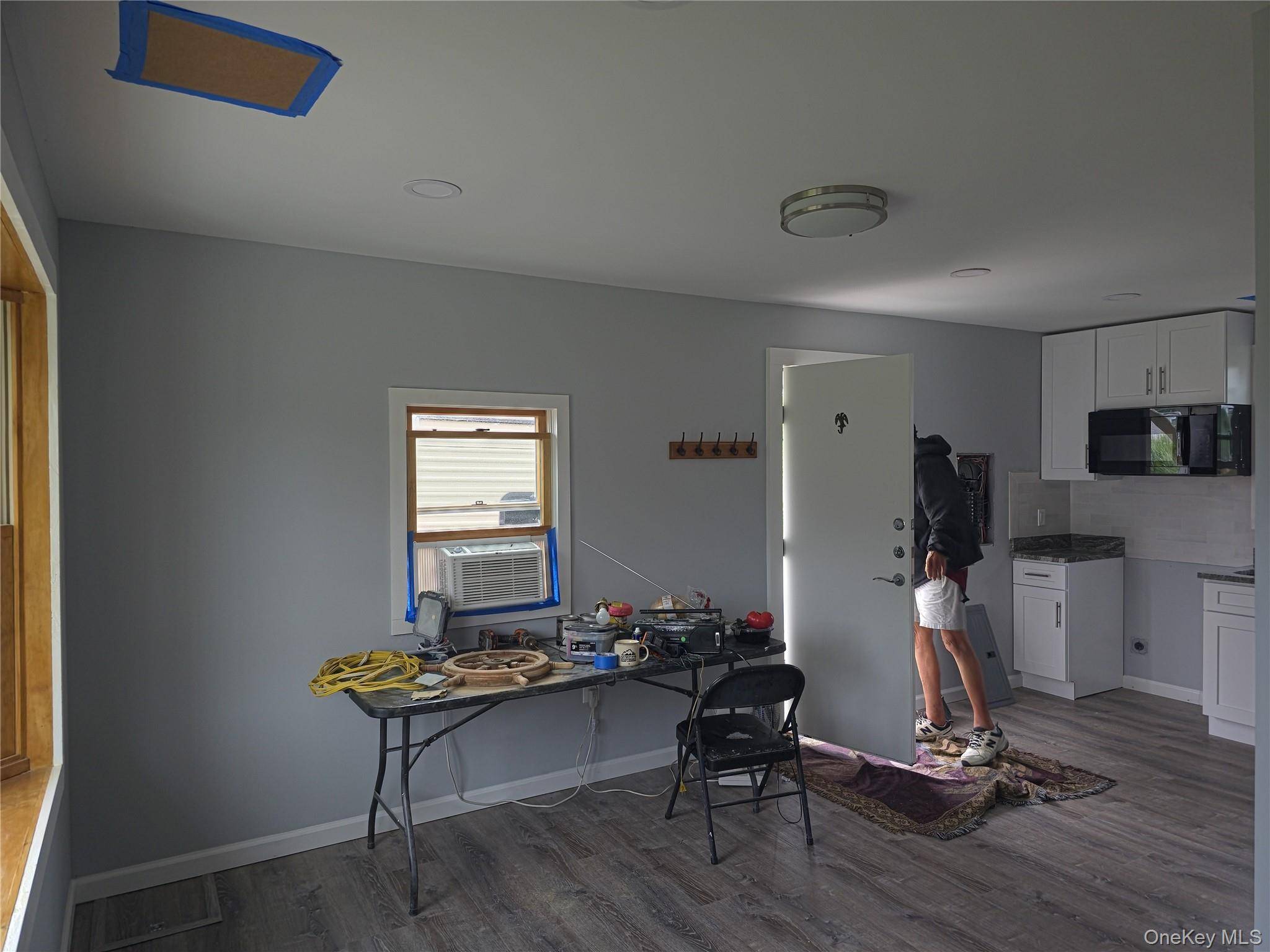 17 Bayport RD, Mastic Beach, NY 11951