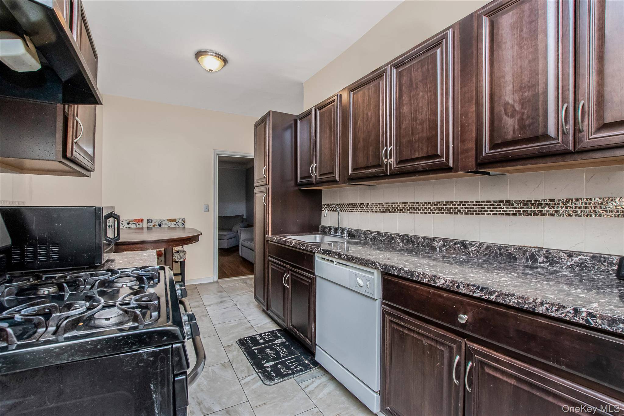 590 E Third ST #2D, Mount Vernon, NY 10553
