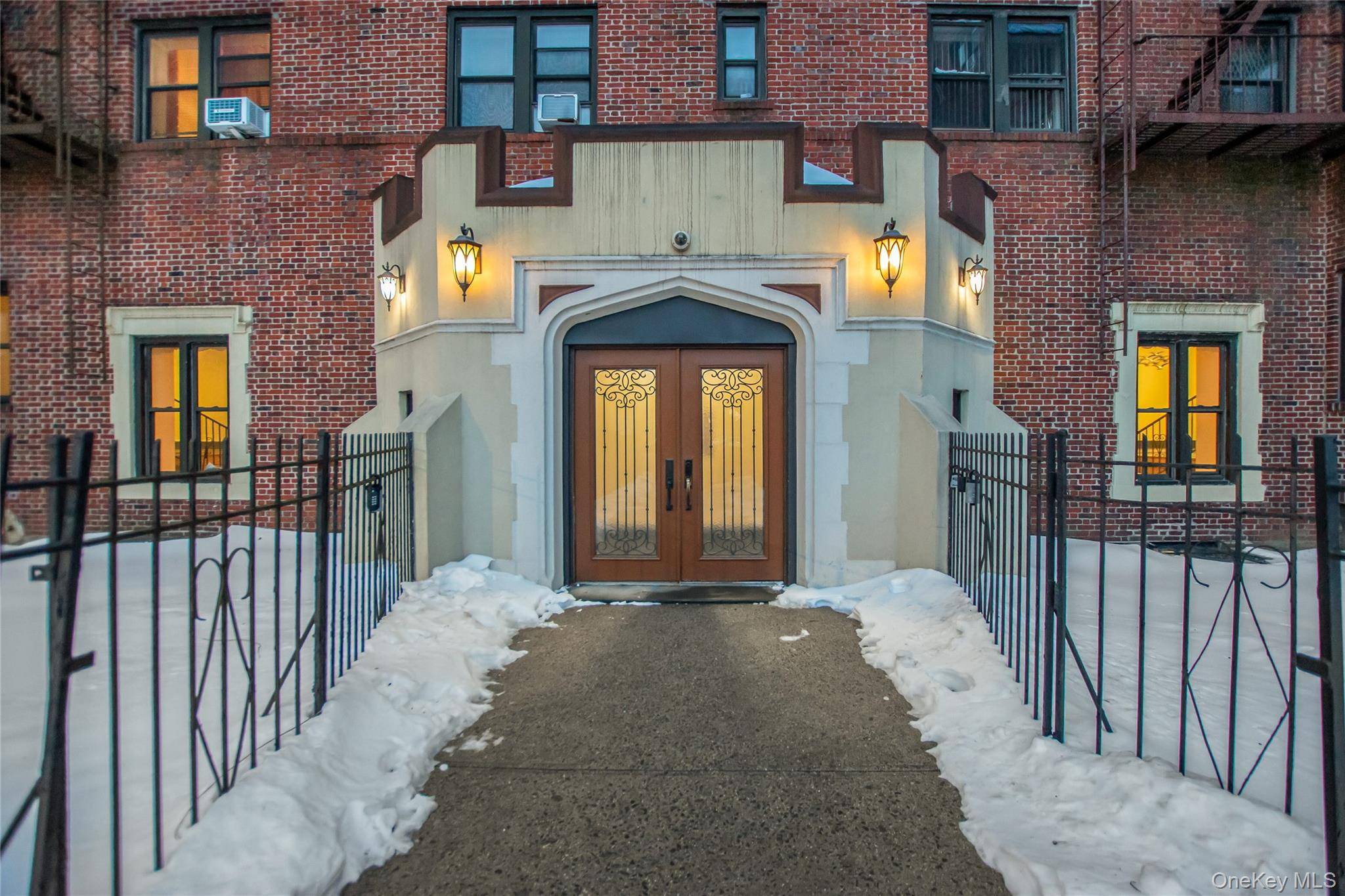 590 E Third ST #2D, Mount Vernon, NY 10553