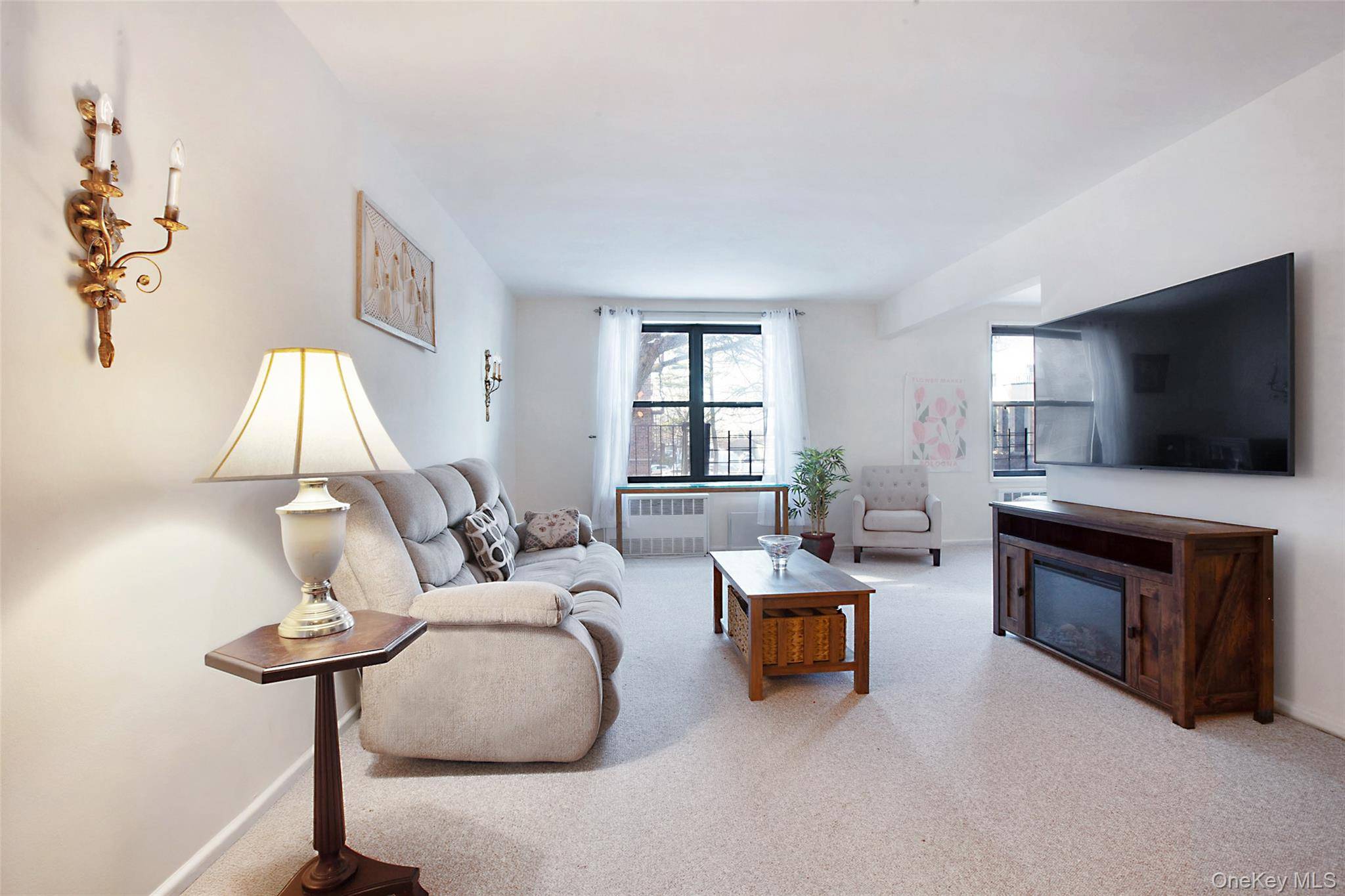 22424 Union TPKE #2O, Oakland Gardens, NY 11364