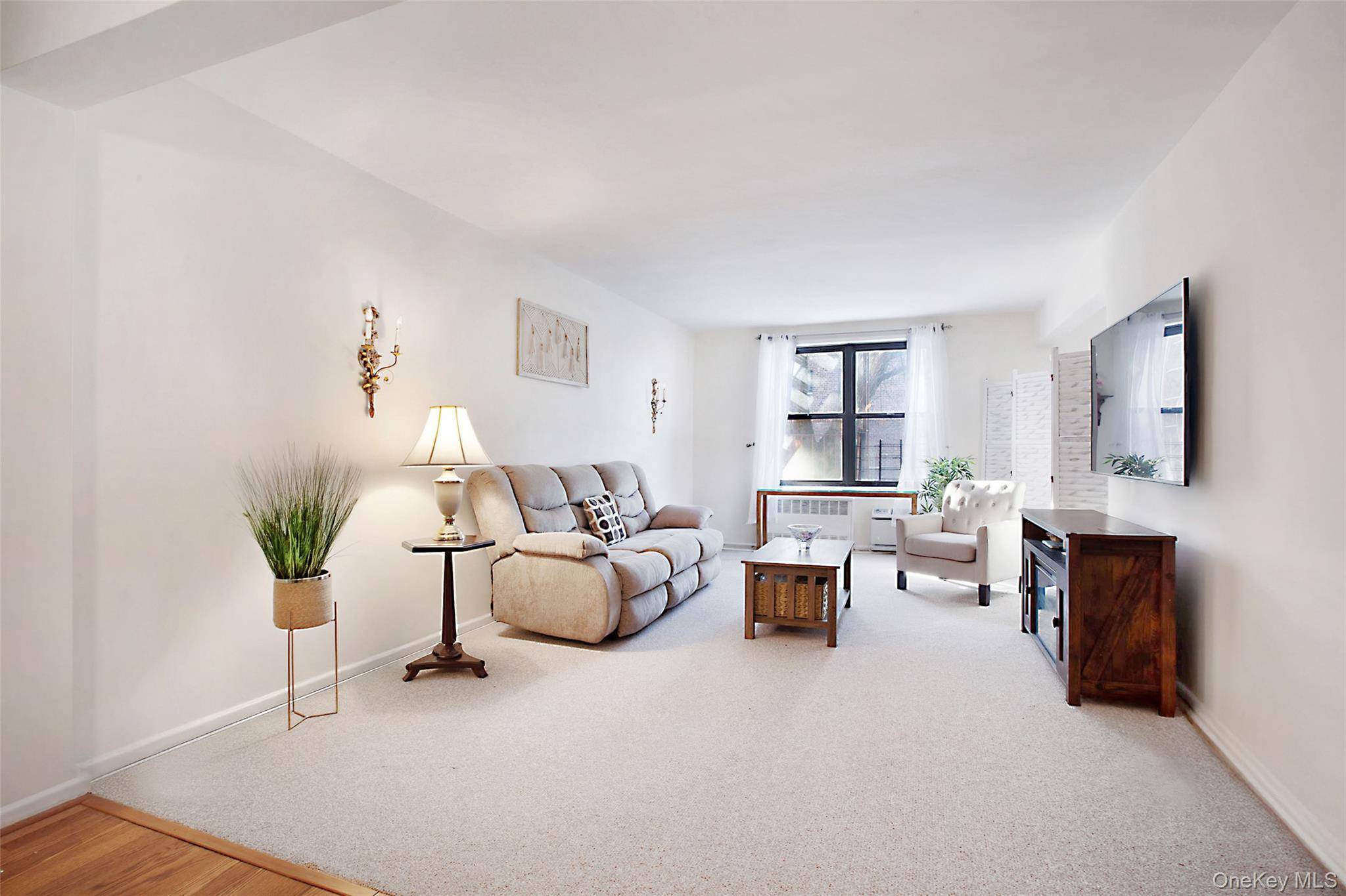 22424 Union TPKE #2O, Oakland Gardens, NY 11364