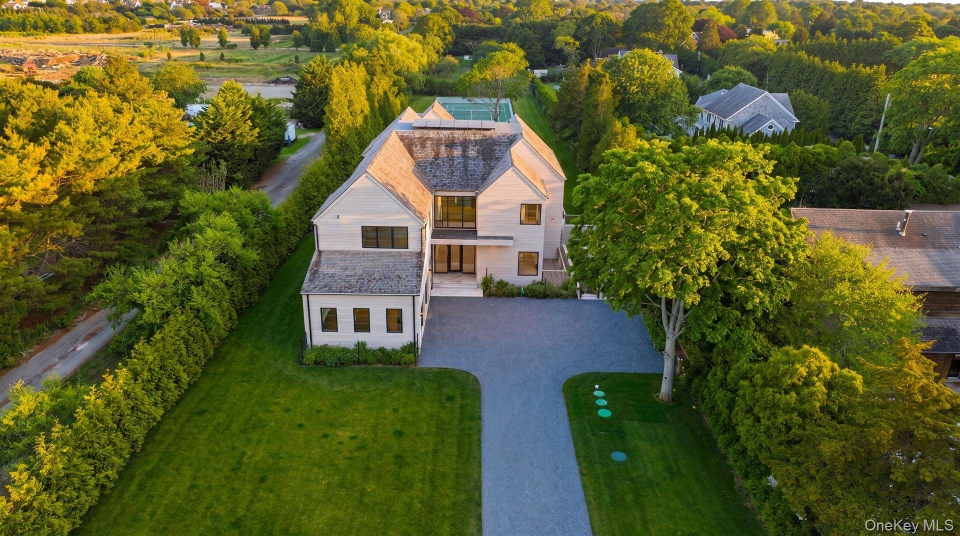 50 Tuckahoe LN, Southampton, NY 11968