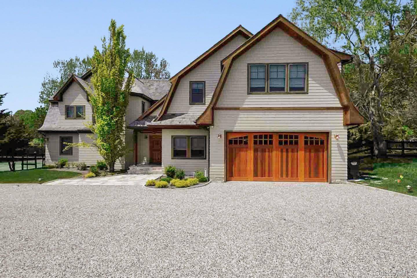 1366 Scuttle Hole RD, Water Mill, NY 11976