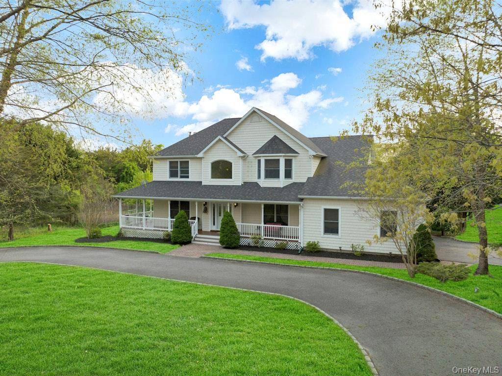 2655 Rocky Point RD, East Marion, NY 11939