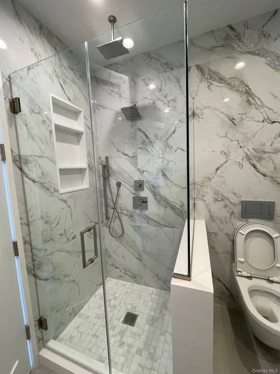 19-14 21st RD #2A, Astoria, NY 11105