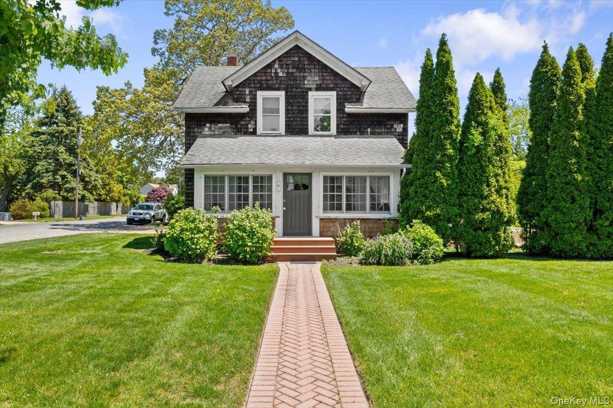 19 New Jersey AVE, Bellport Village, NY 11713