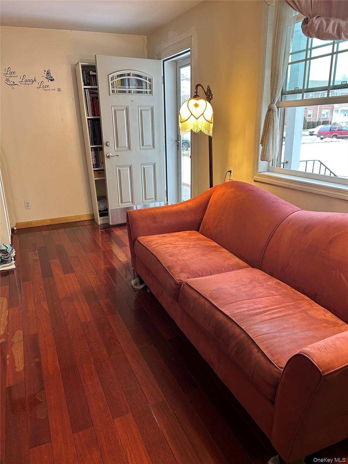 223-24 65 Ave #A, Bayside, NY 11364