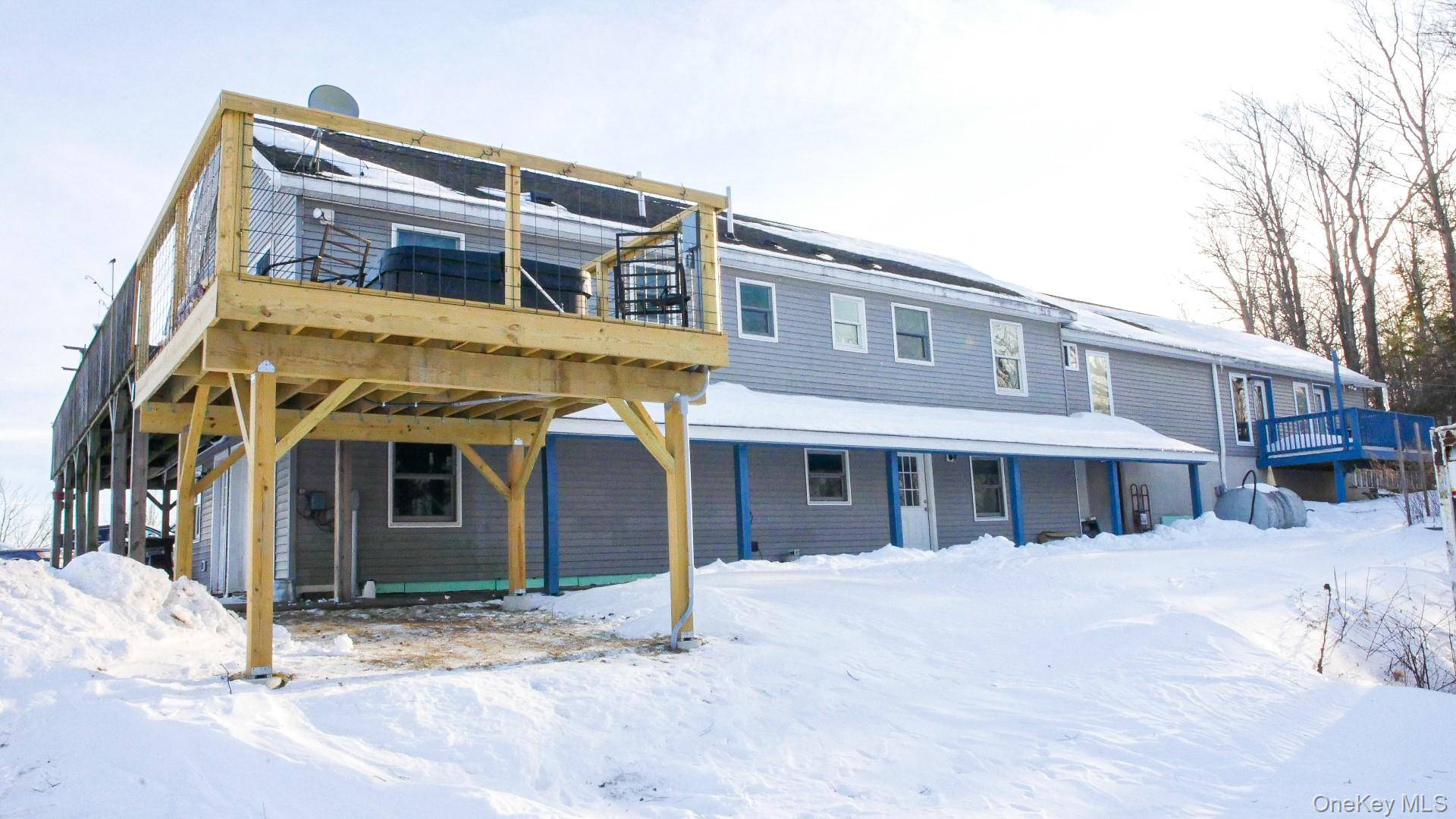 6 Rock View LN, Loch Sheldrake, NY 12759