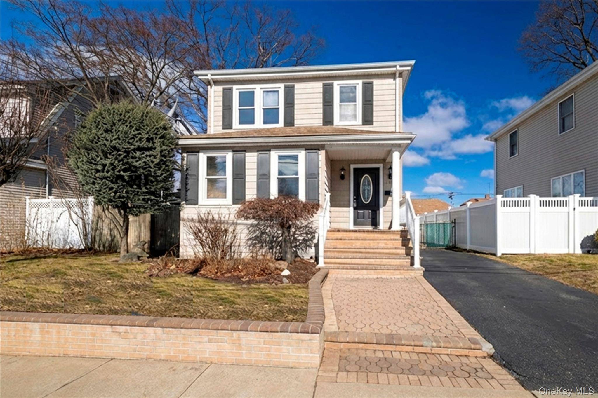 101 Harris AVE, Freeport, NY 11520