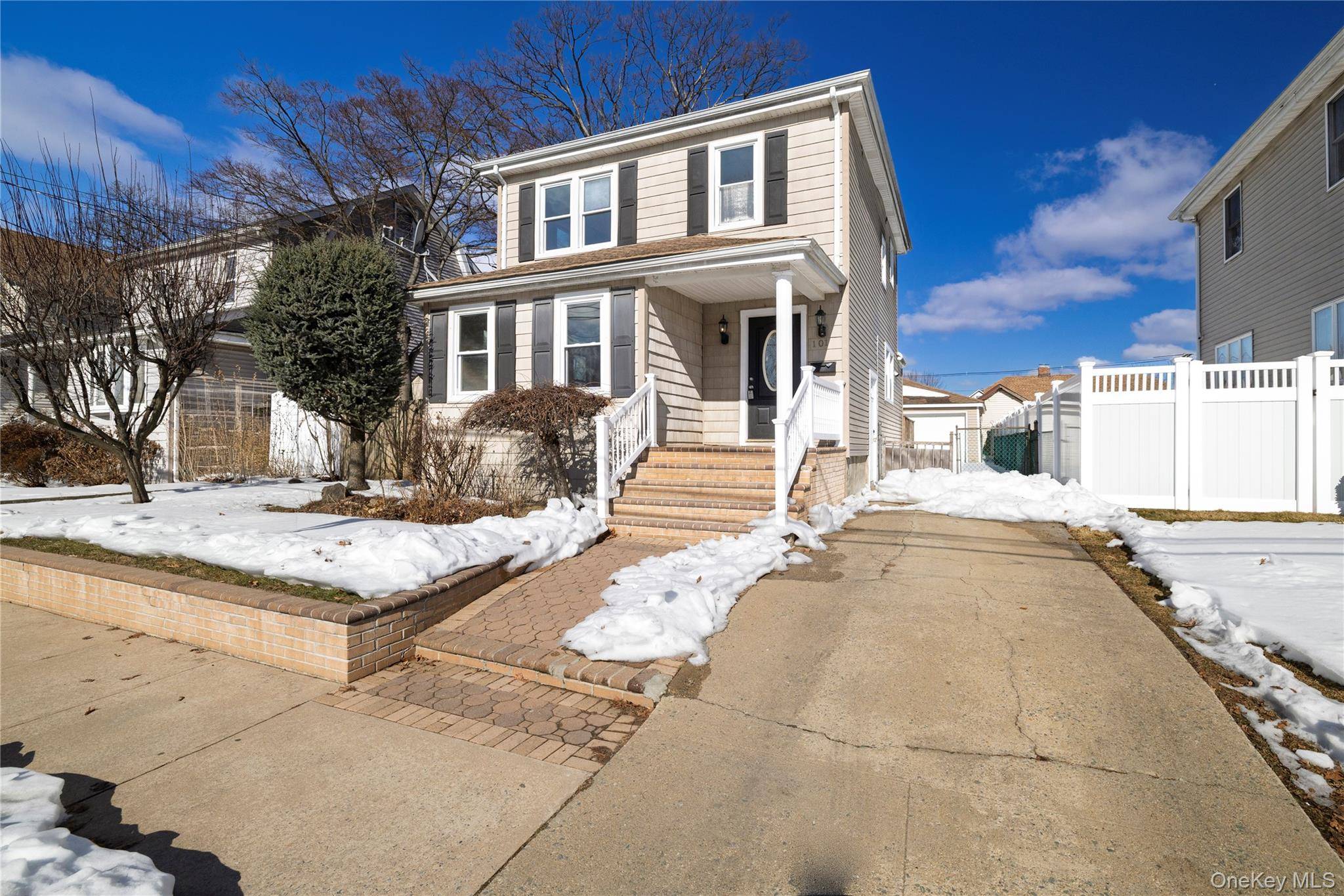101 Harris AVE, Freeport, NY 11520