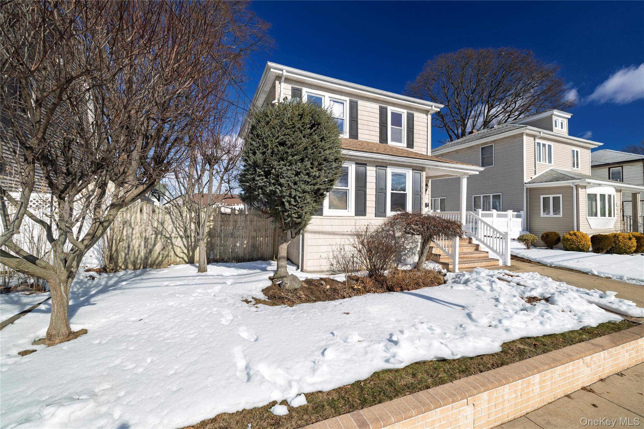 101 Harris AVE, Freeport, NY 11520