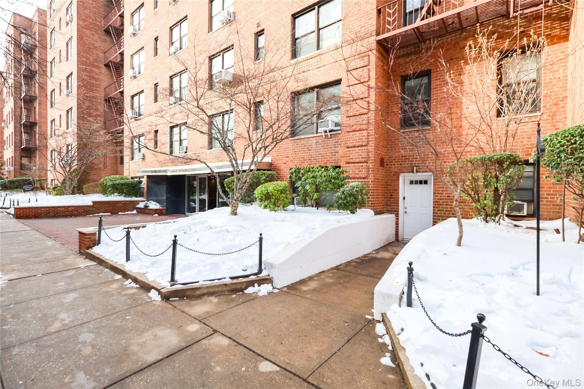 11045 71st RD #PS2, Forest Hills, NY 11375