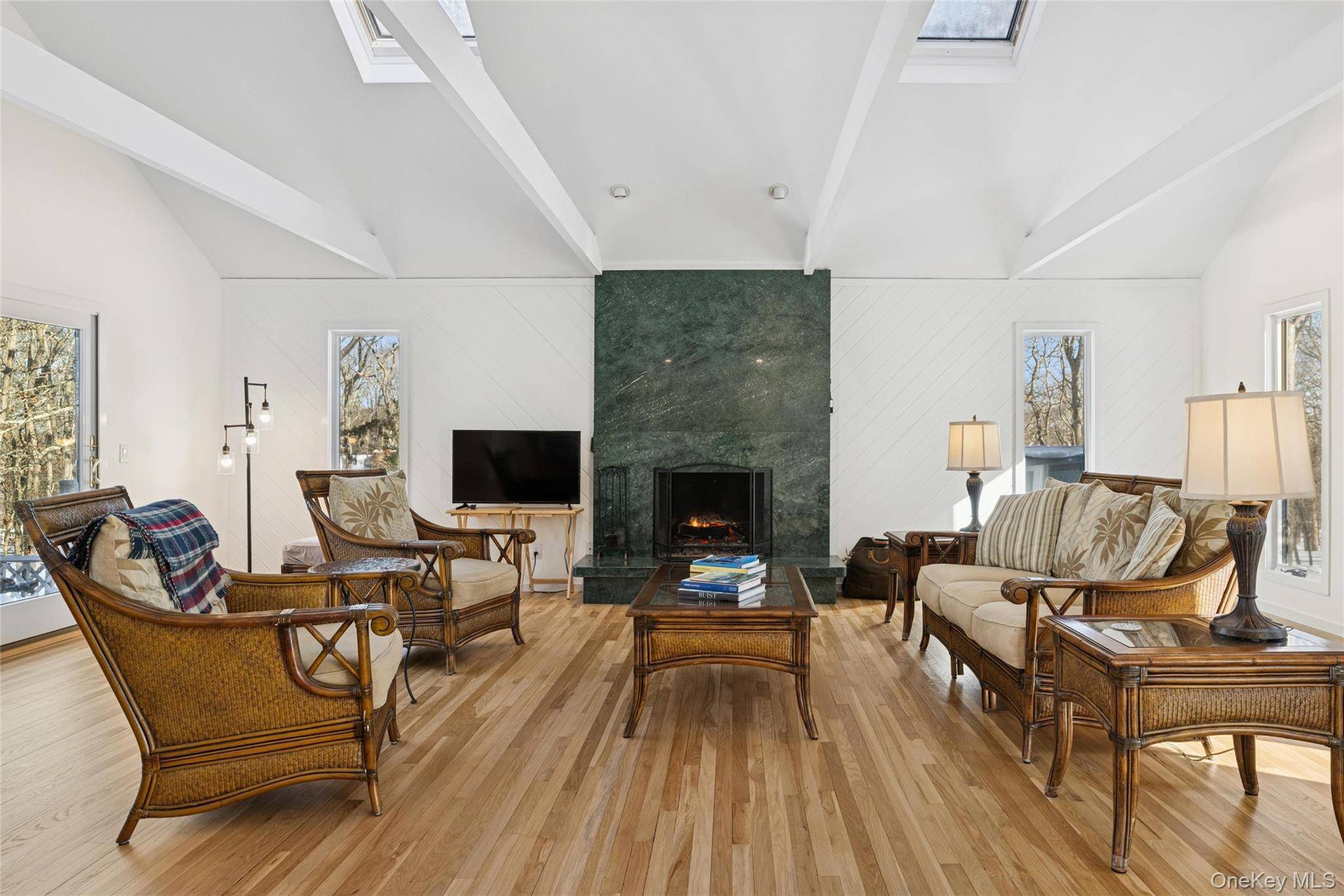 15 Rivers RD, East Hampton, NY 11937