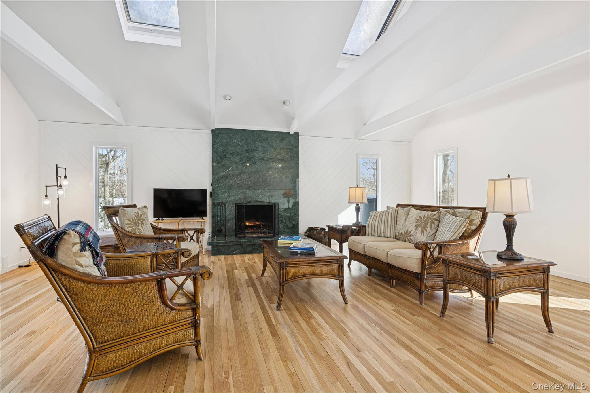 15 Rivers RD, East Hampton, NY 11937