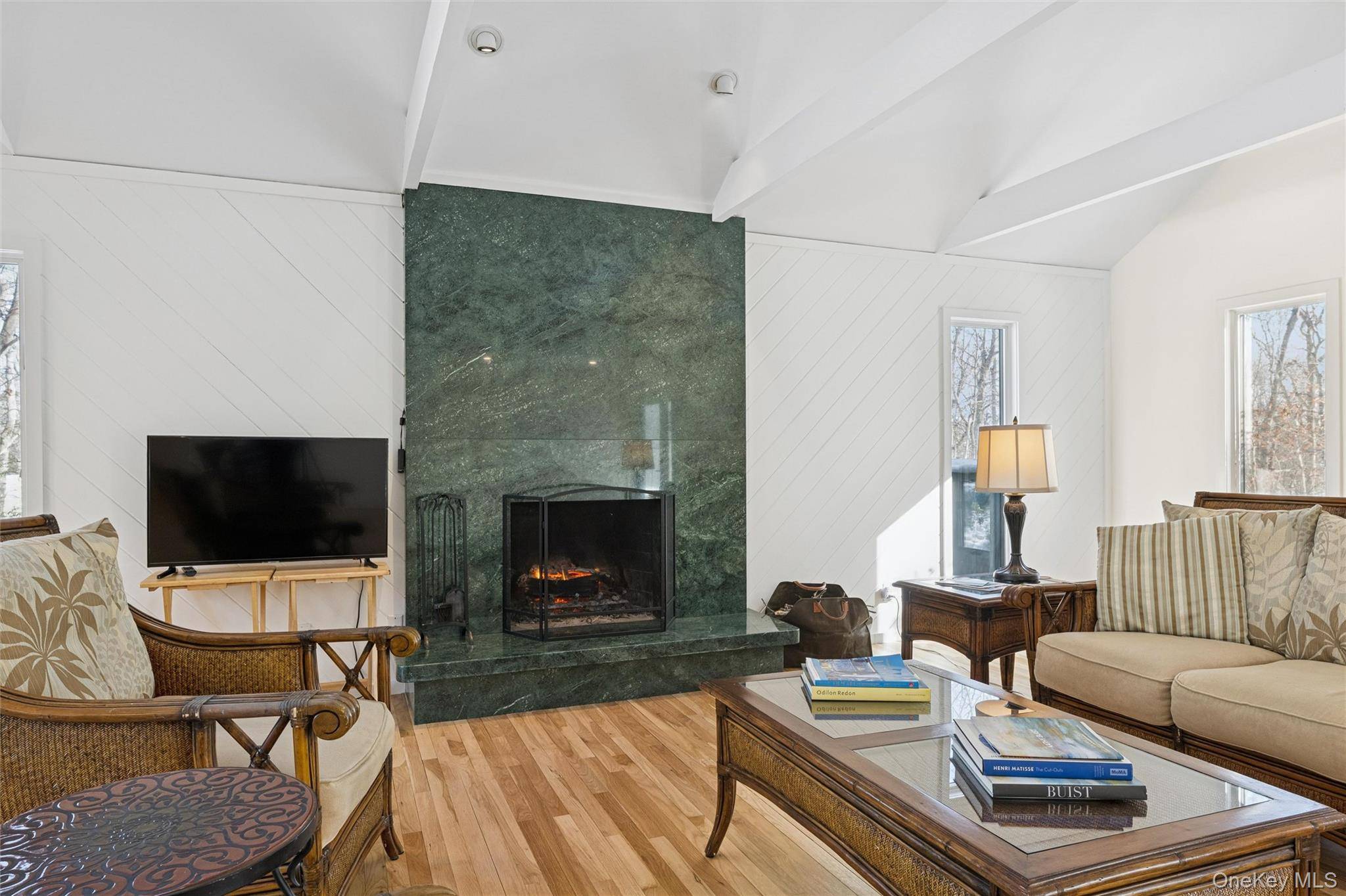 15 Rivers RD, East Hampton, NY 11937