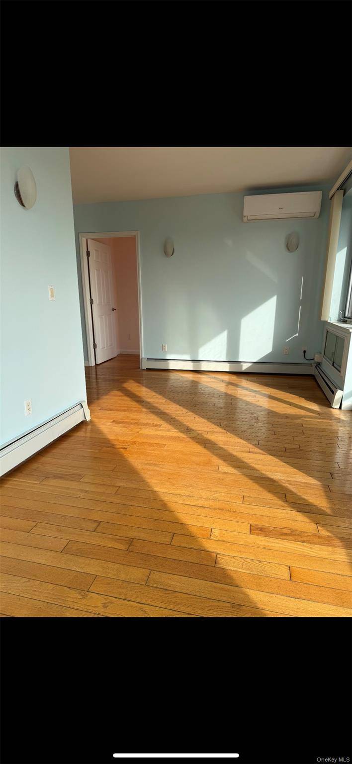 136-21 Latimer PL #4L, Flushing, NY 11354