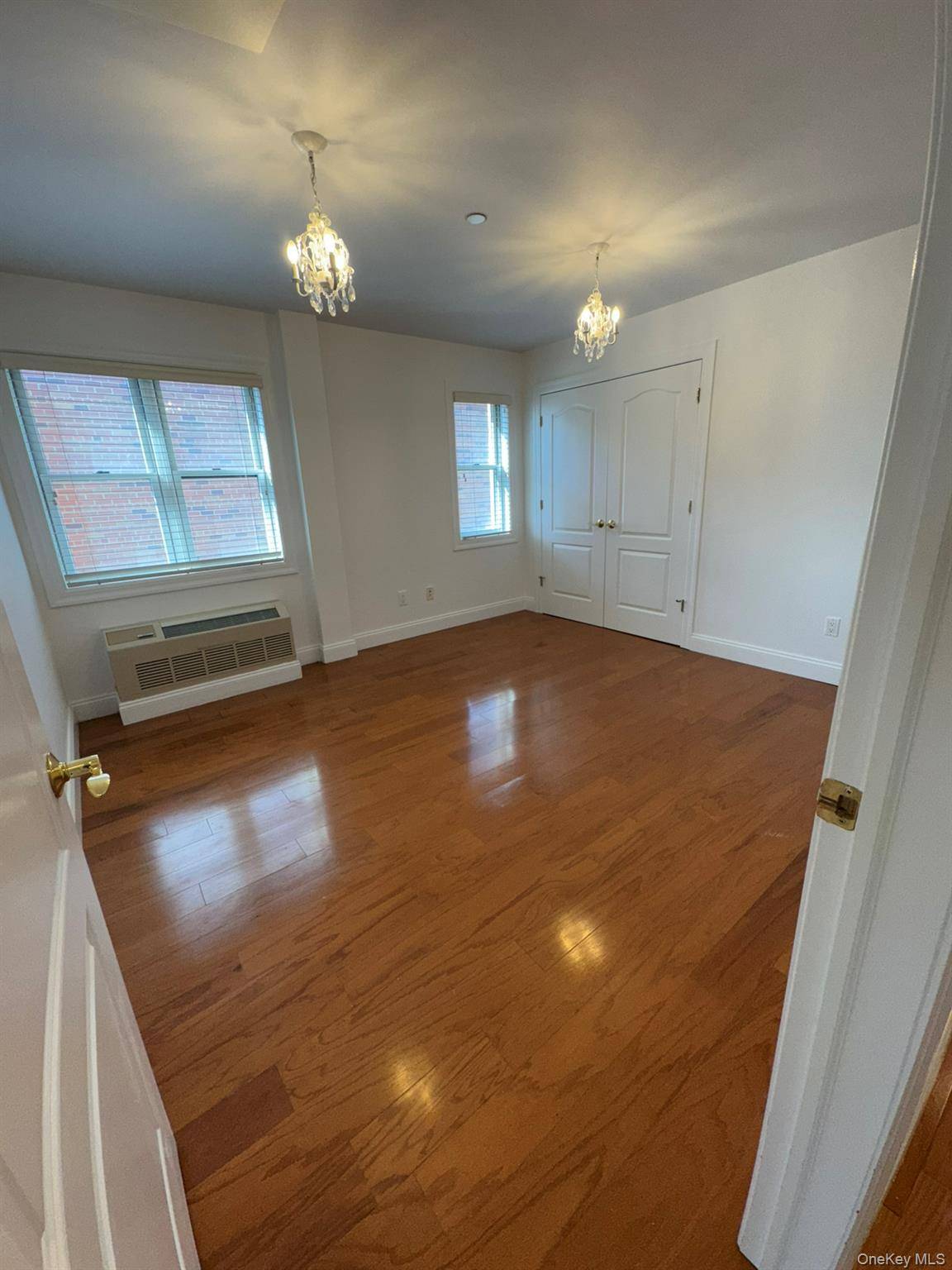 42-23 212th ST #3C, Bayside, NY 11361
