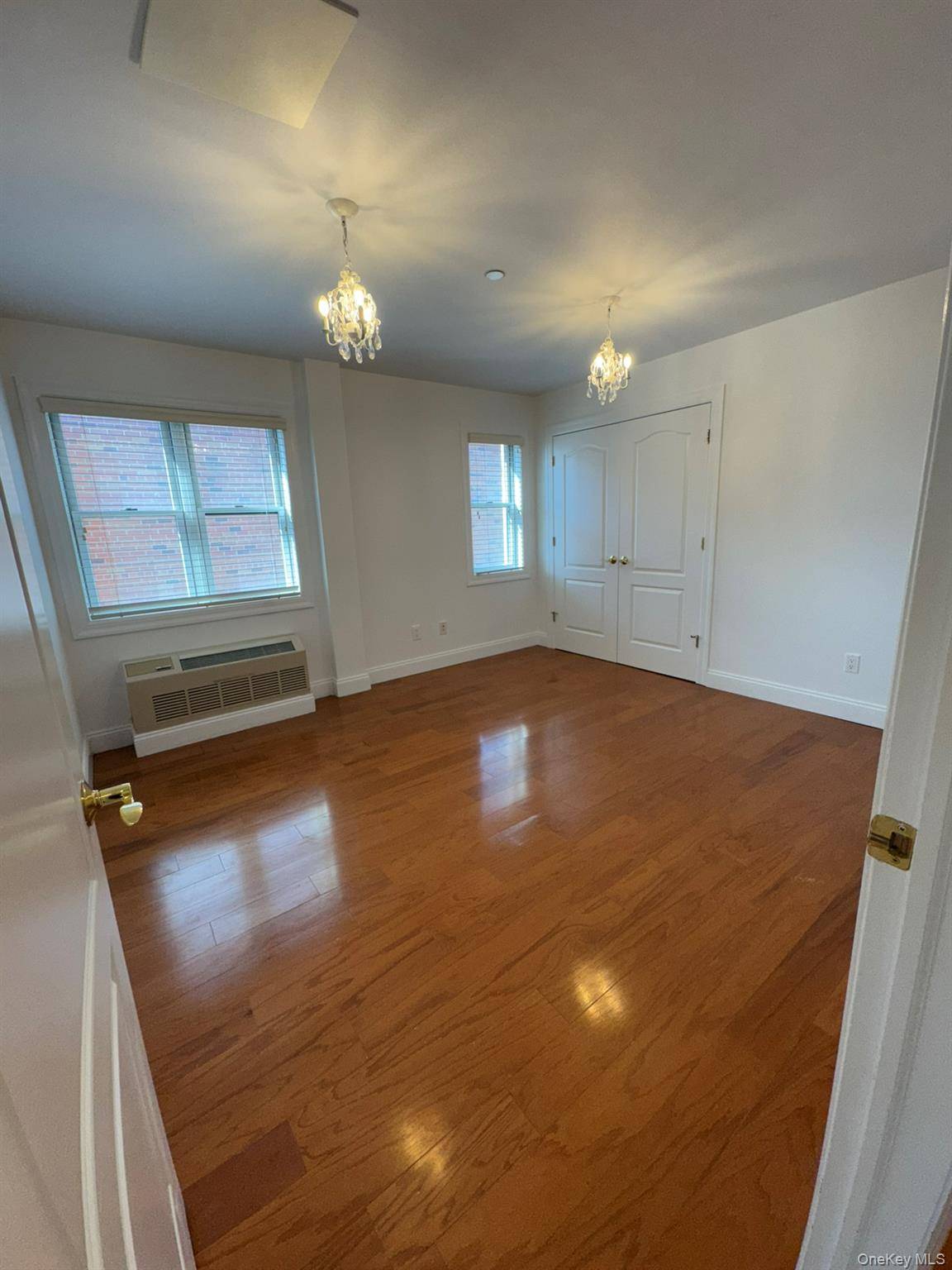 42-23 212th ST #3C, Bayside, NY 11361