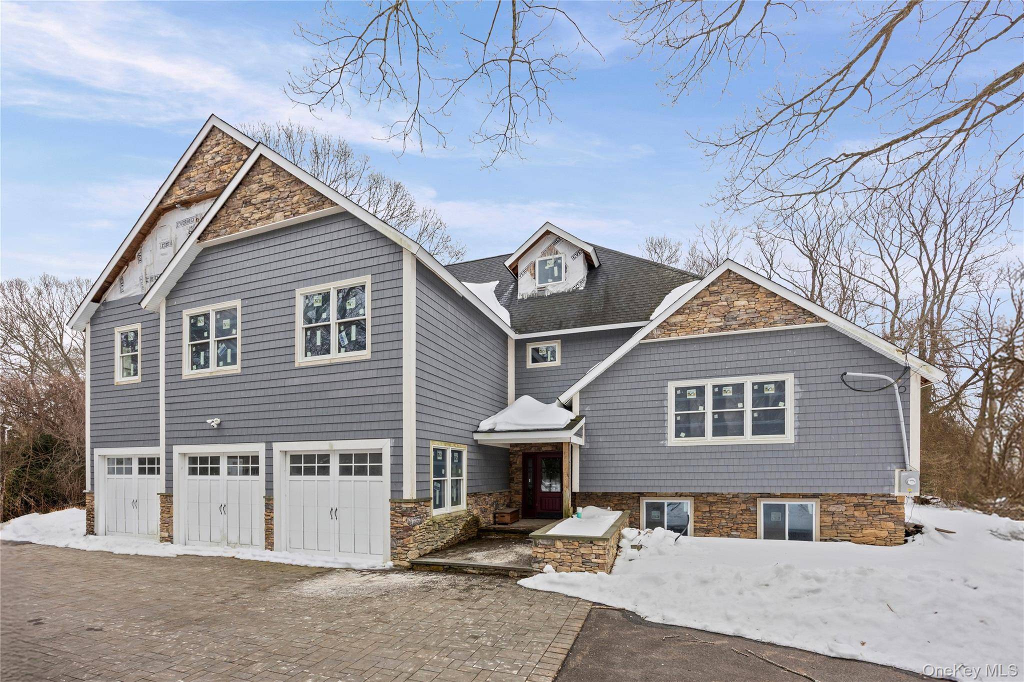 31 Valentine RD, Shoreham, NY 11786