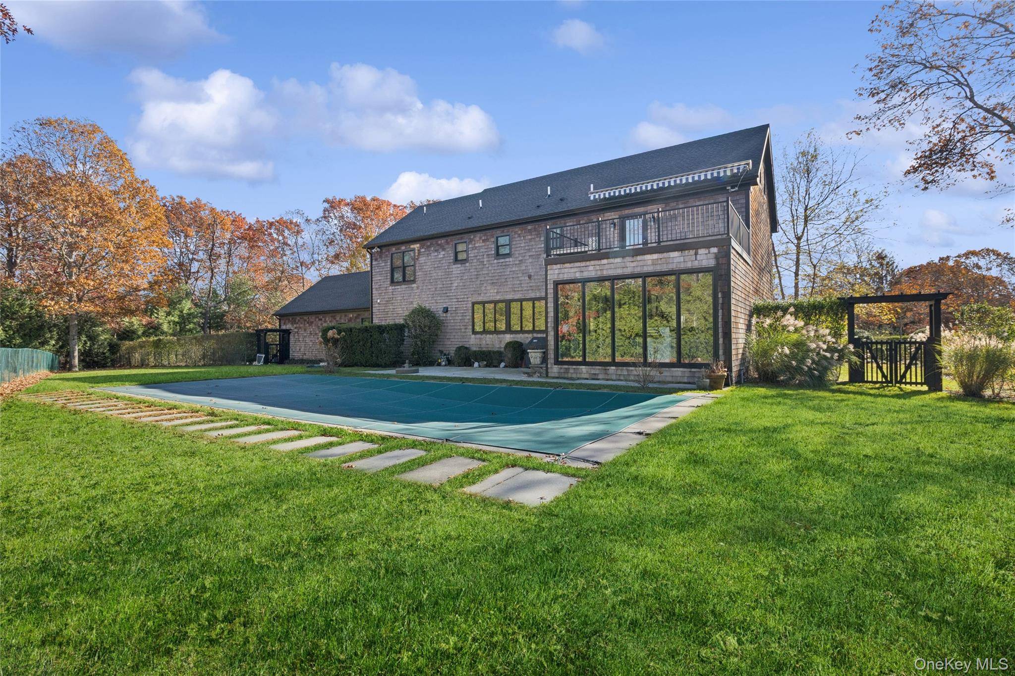 9 Debras WAY, Wainscott, NY 11975