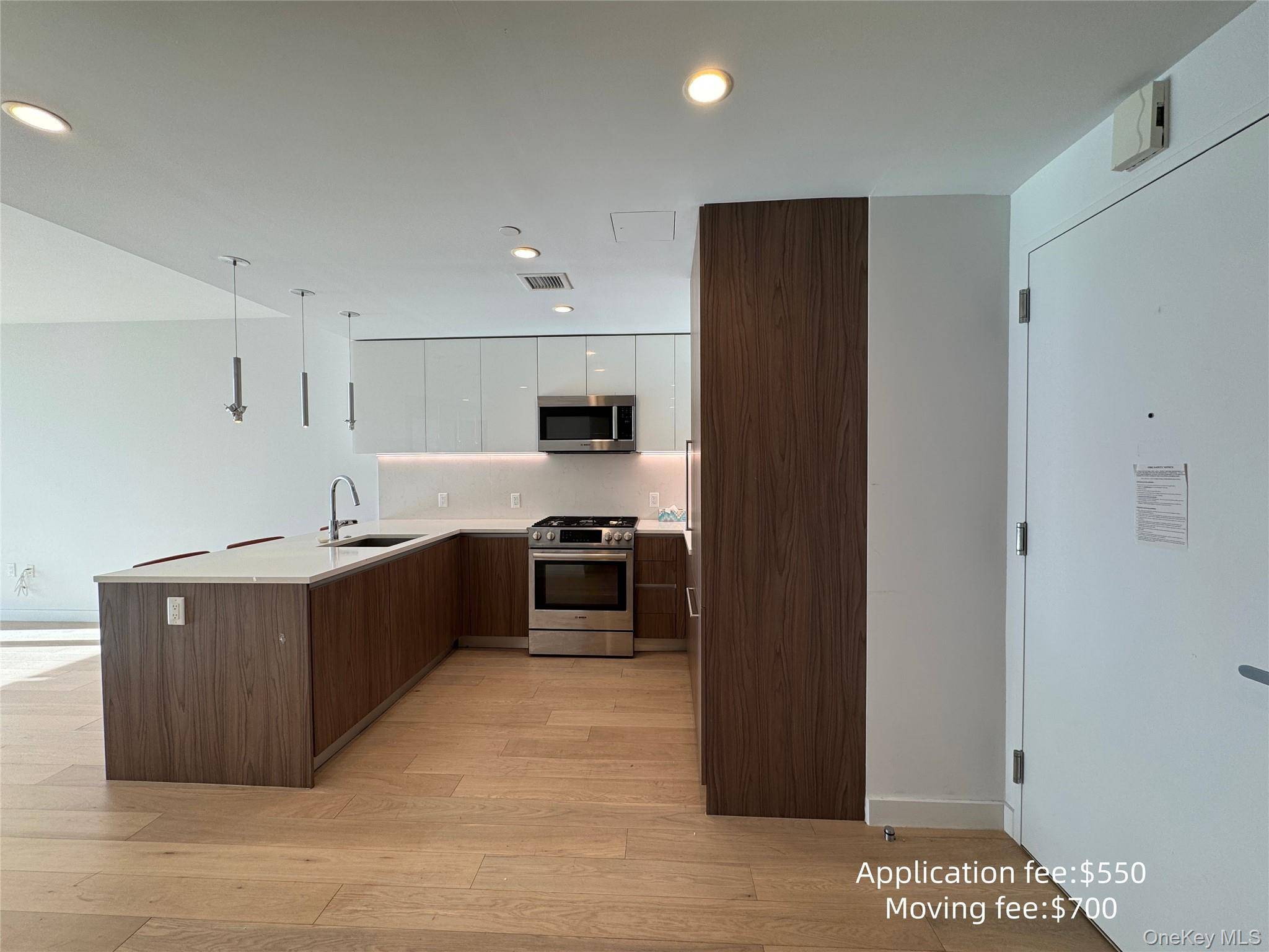 13101 40th RD #16T, Flushing, NY 11354