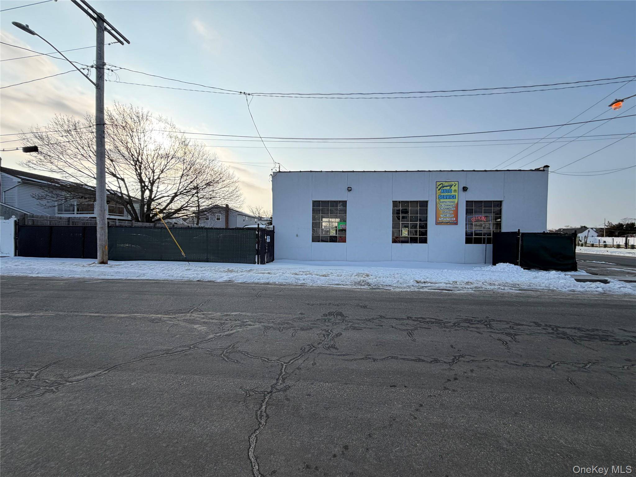 620 Shore RD, Lindenhurst, NY 11757