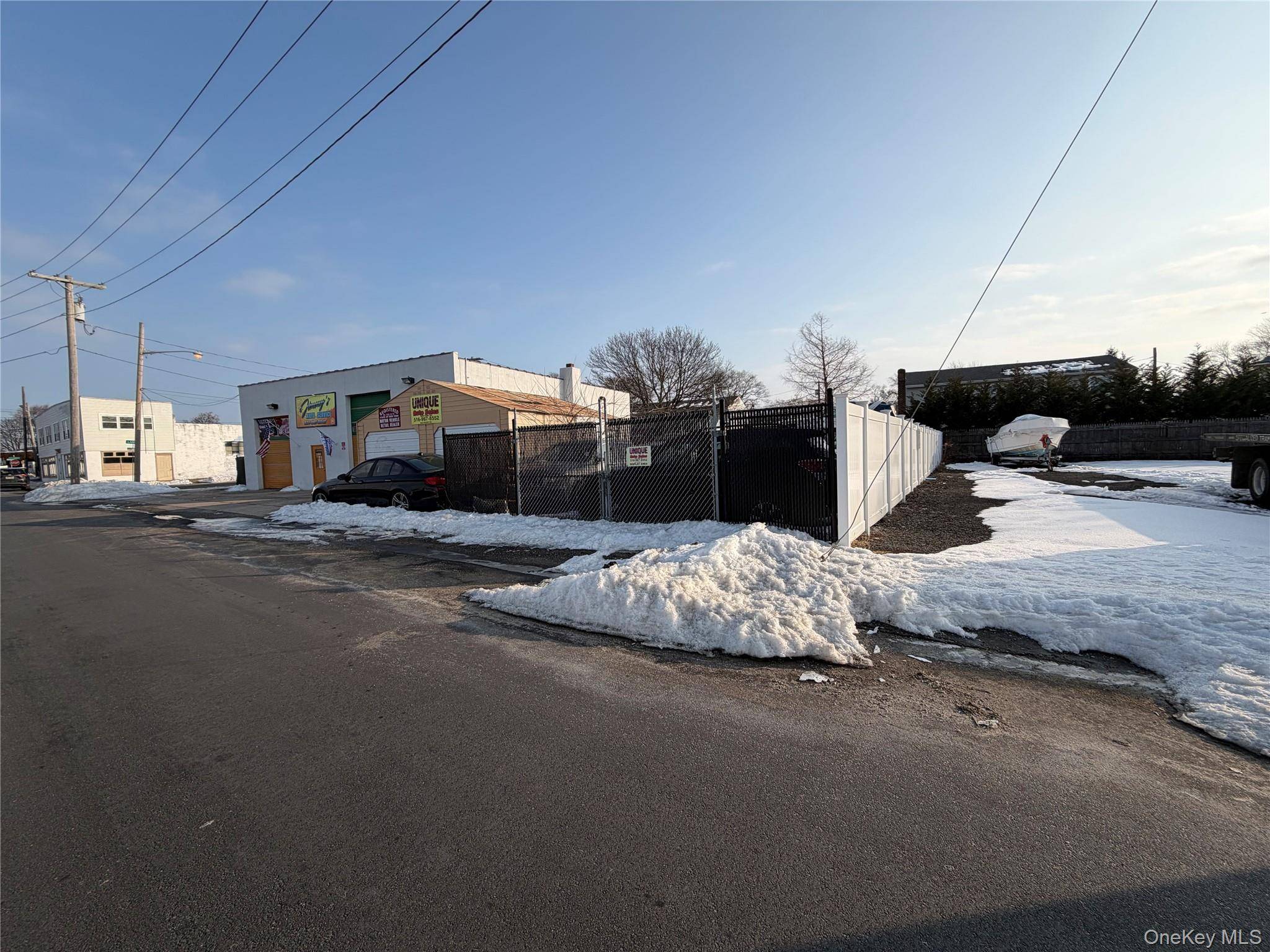 620 Shore RD, Lindenhurst, NY 11757