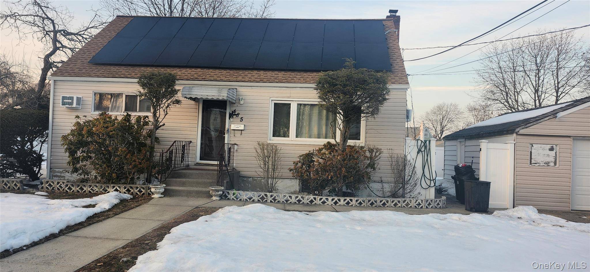 485 Barbara LN, West Hempstead, NY 11552
