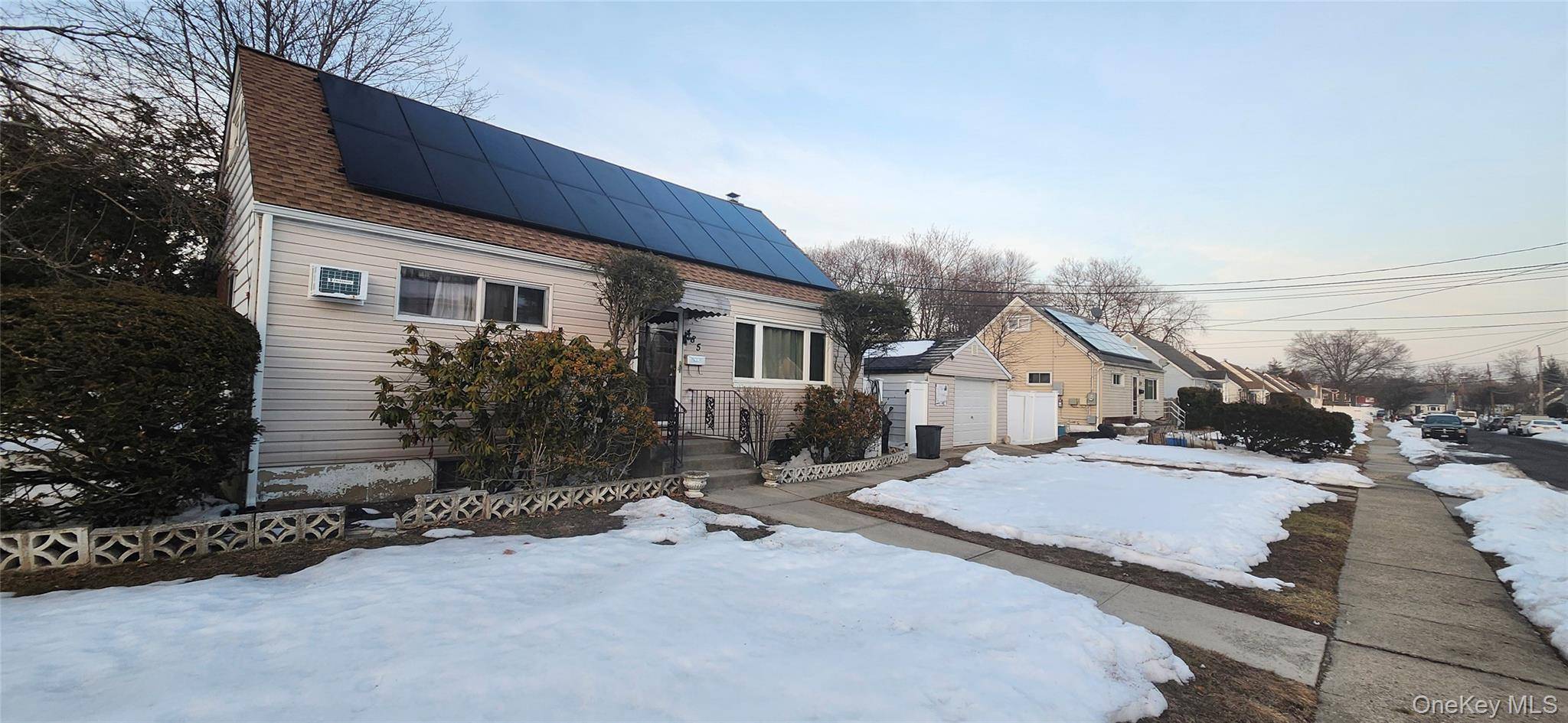 485 Barbara LN, West Hempstead, NY 11552