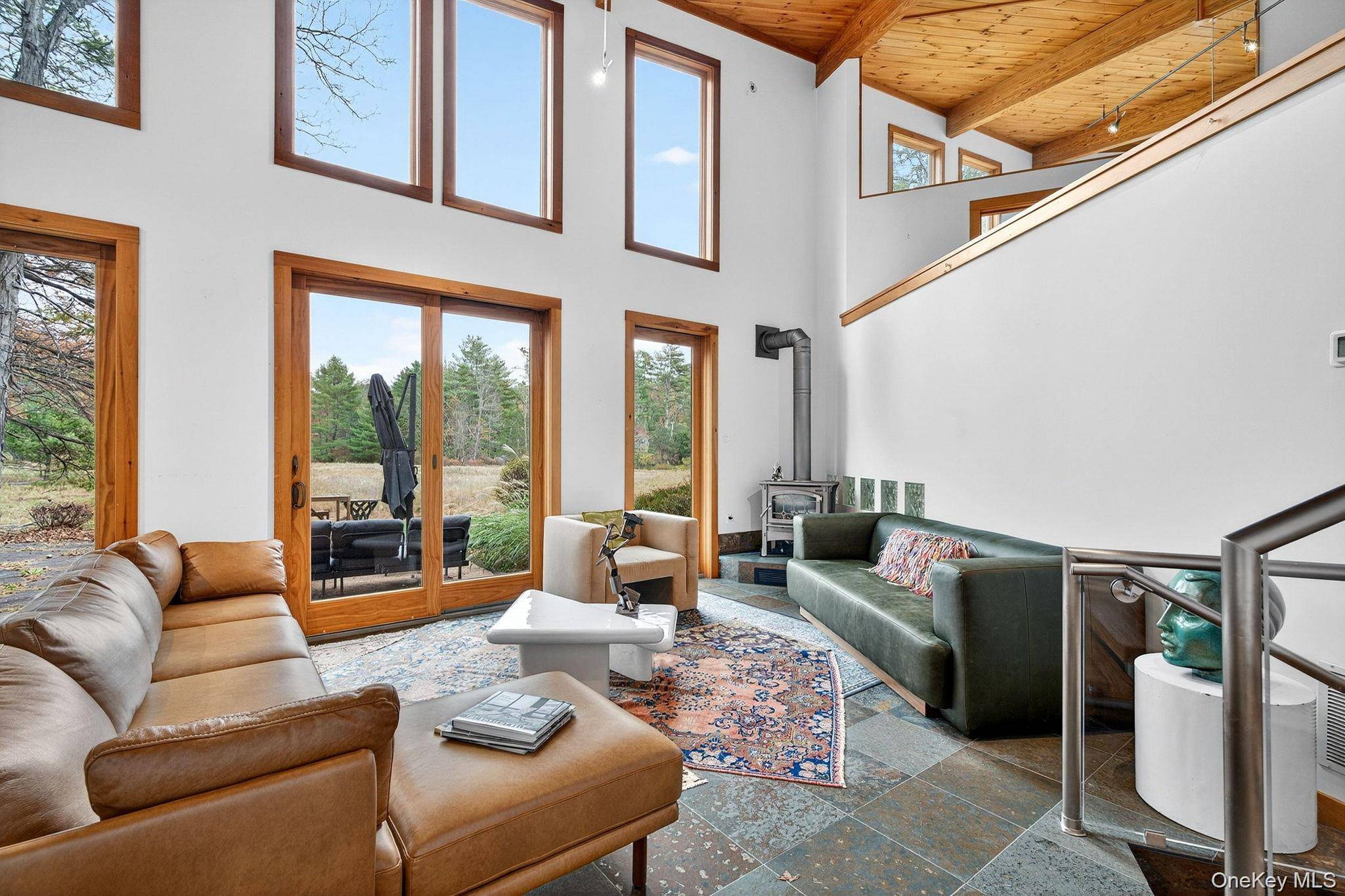 106 Mountain Laurel LN, Woodstock, NY 12498
