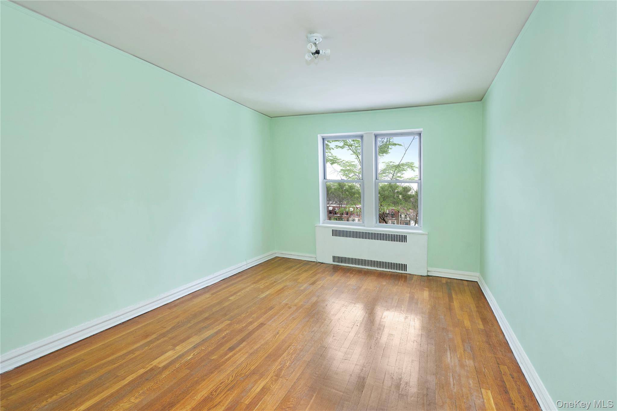 7540 Austin ST #5FL, Forest Hills, NY 11375