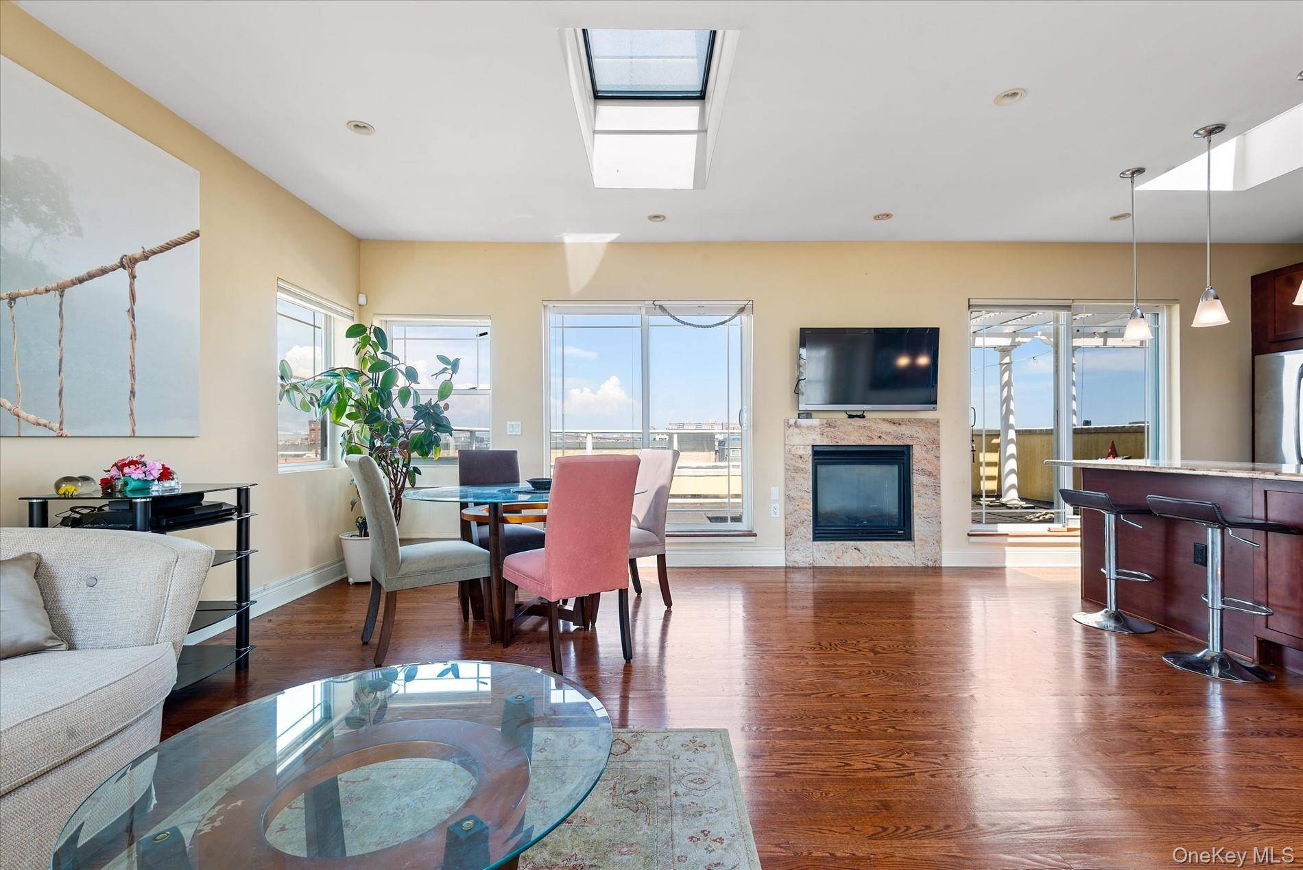 171 Beach 100th ST #9C, Rockaway Park, NY 11694