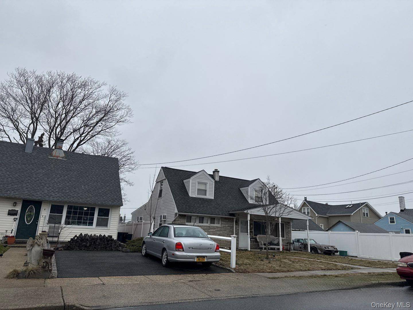 2 Quay CT, East Rockaway, NY 11518