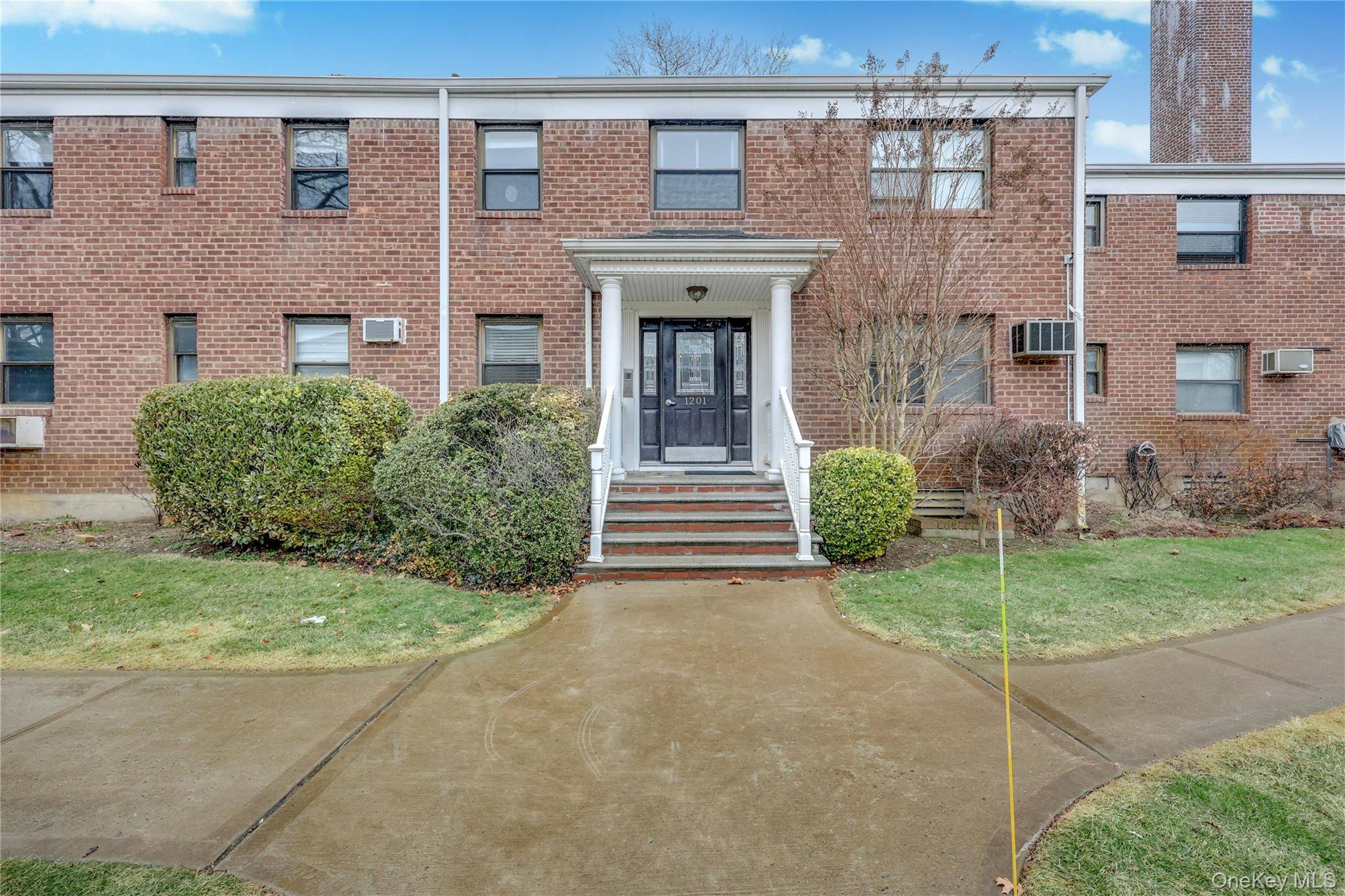 1201 E Broadway #H-23, Hewlett, NY 11557
