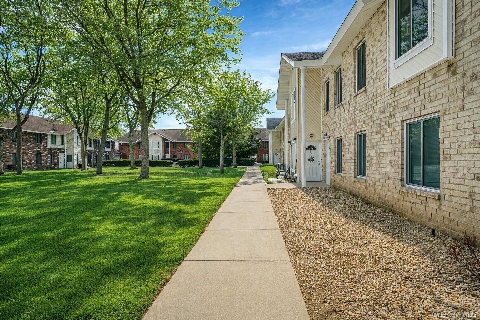 30 El Camino Ct #30, Coram, NY 11727