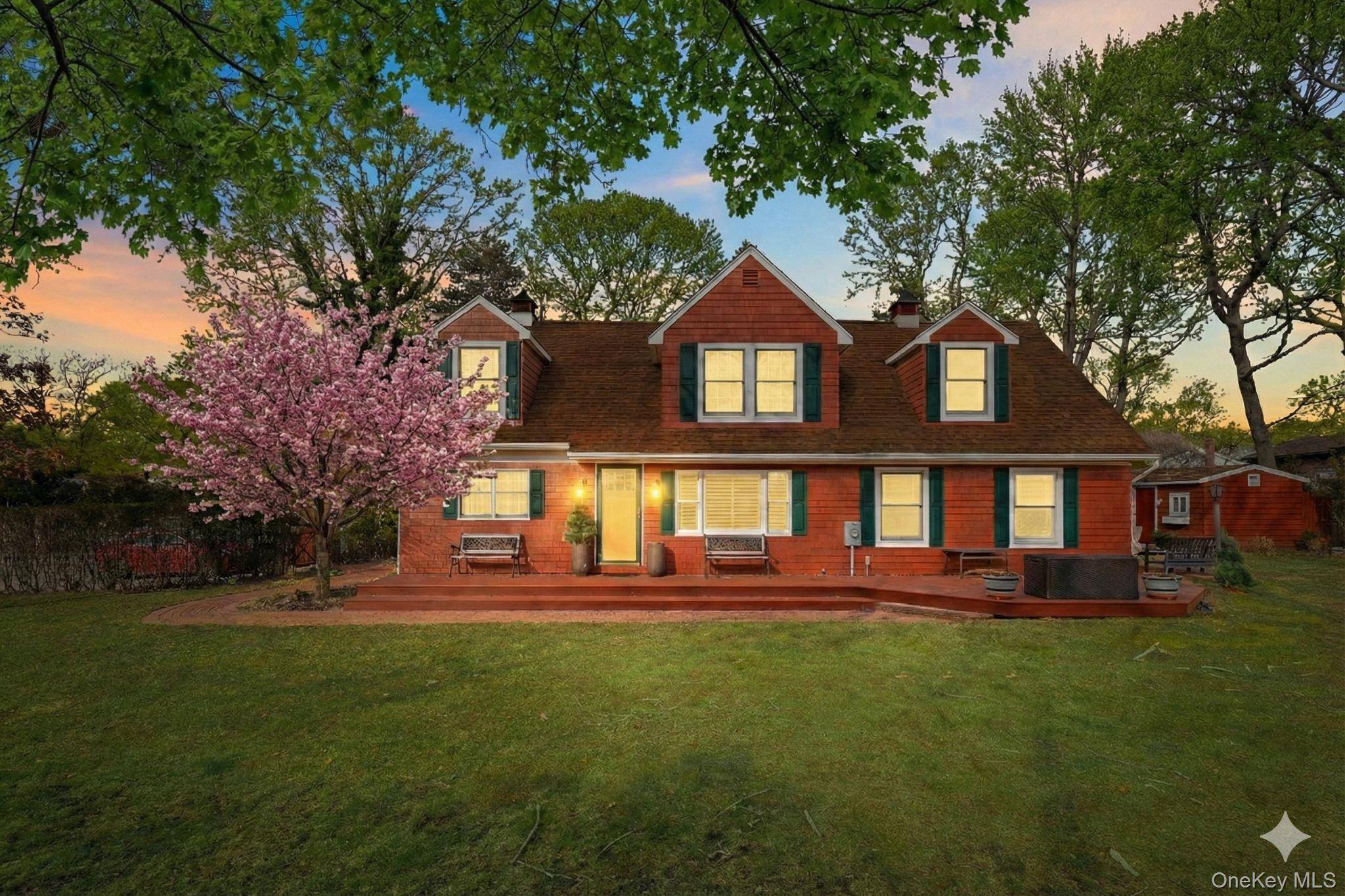 79 E Tiana RD, Hampton Bays, NY 11946