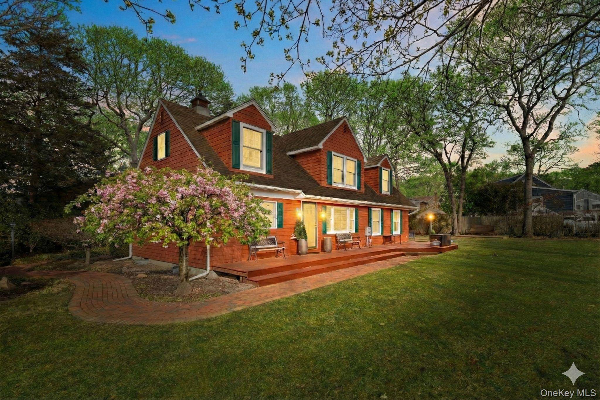 79 E Tiana RD, Hampton Bays, NY 11946