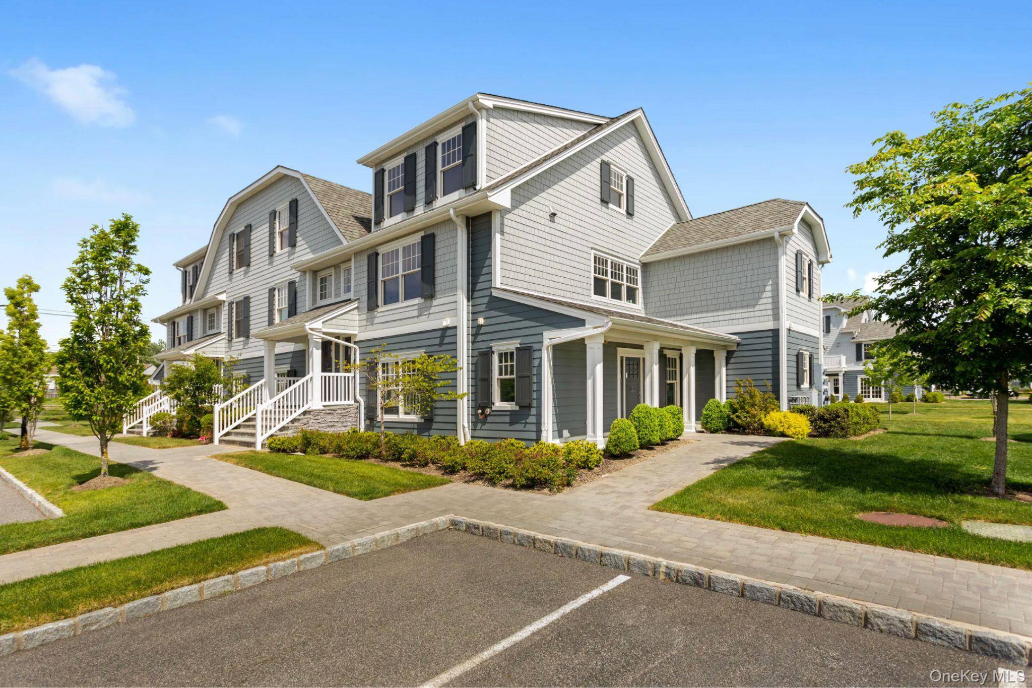 34 Village Green DR #34, Southampton, NY 11968