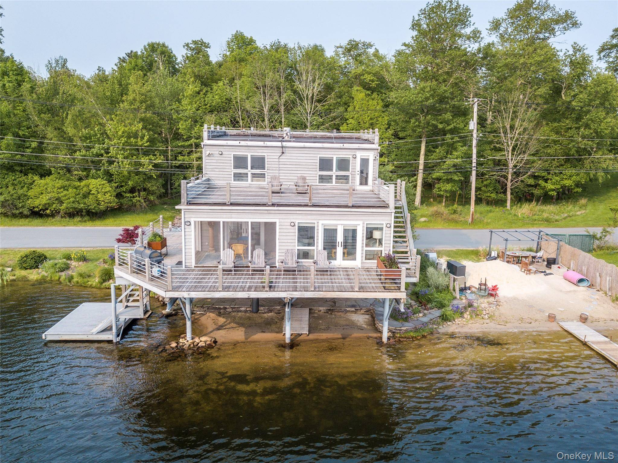 13 W Shore RD, Kauneonga Lake, NY 12783