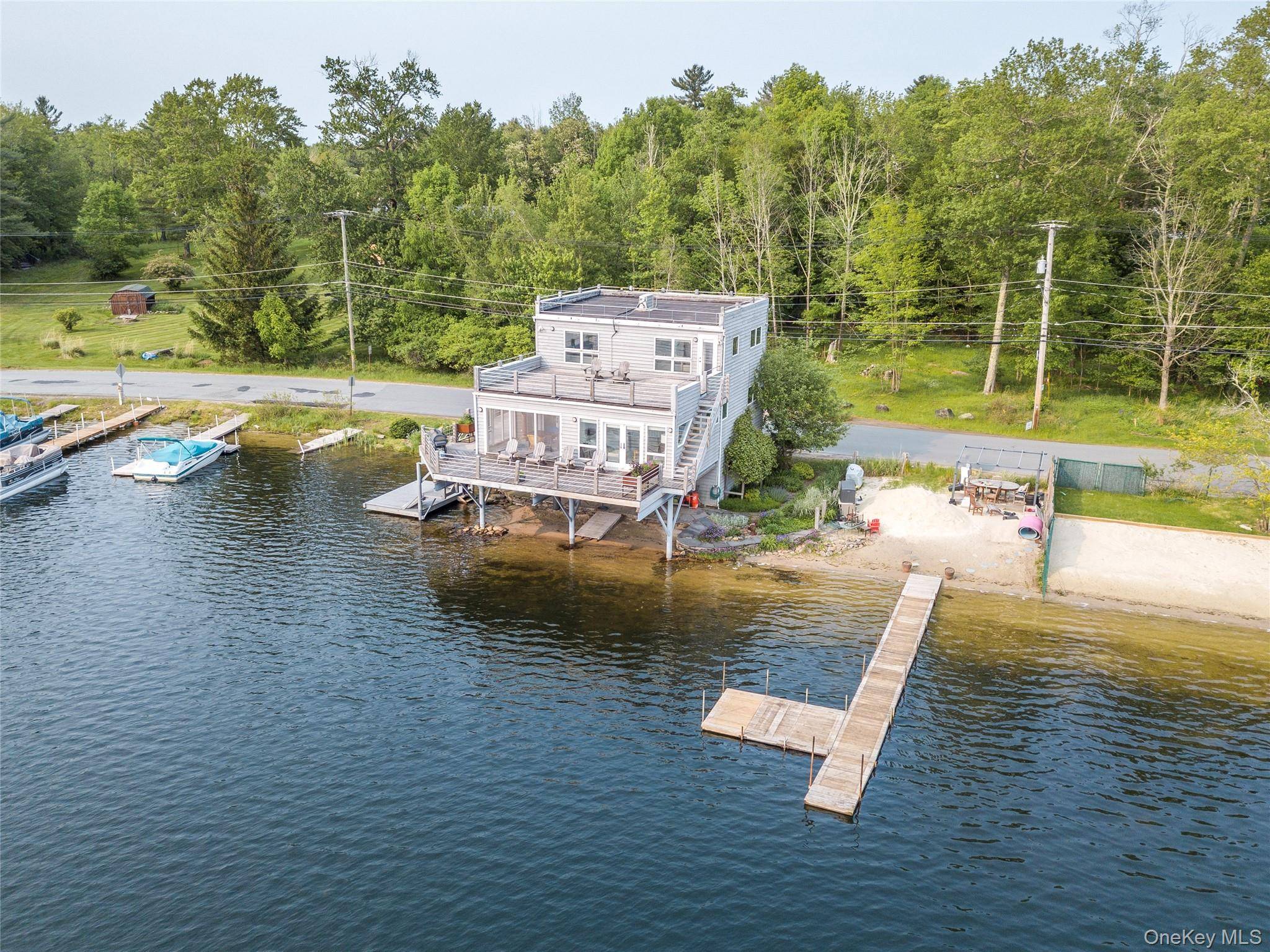 13 W Shore RD, Kauneonga Lake, NY 12783