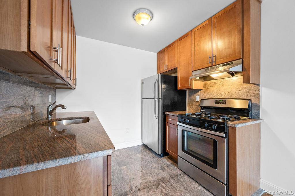 13911 34th AVE, Flushing, NY 11354