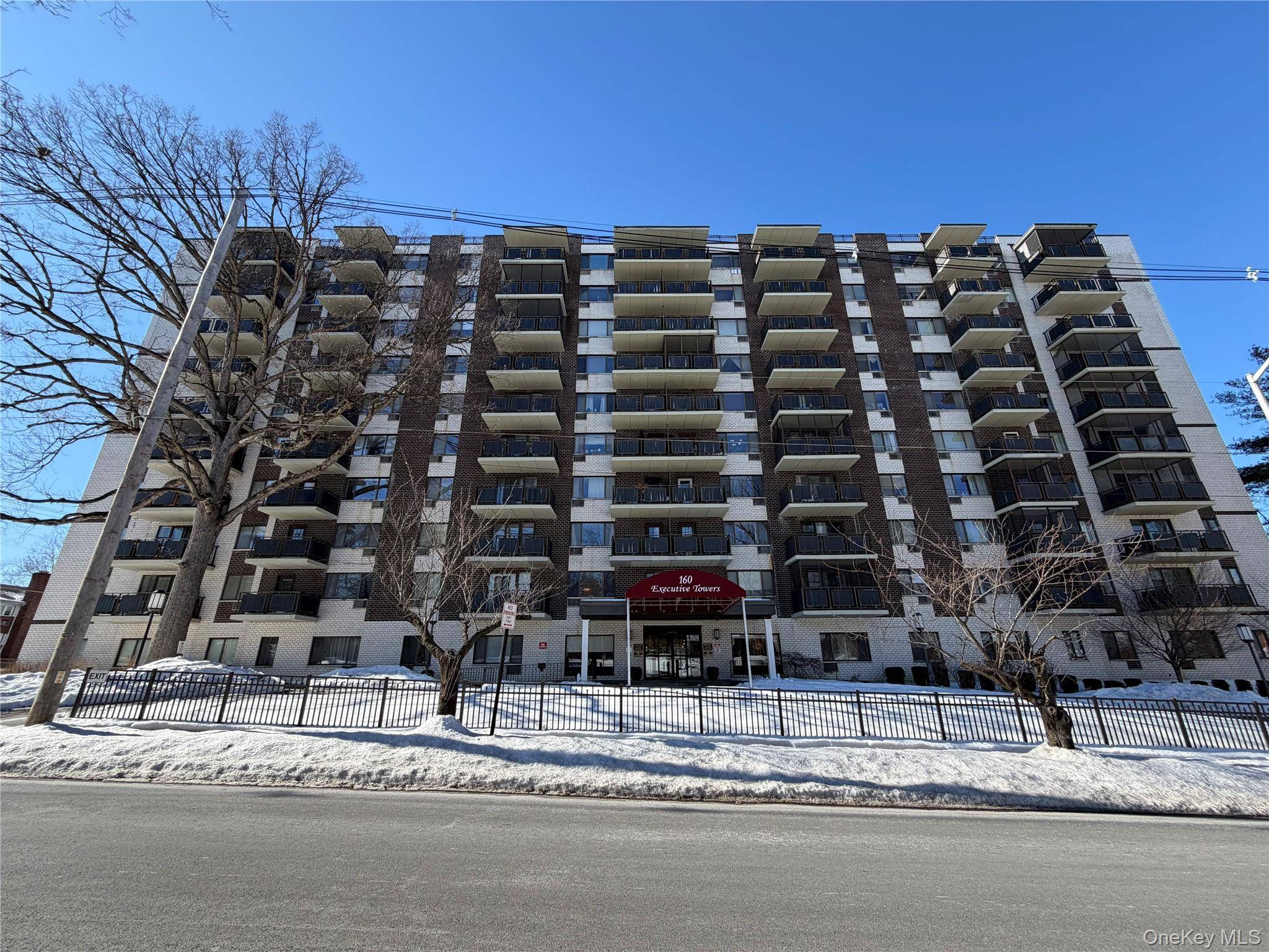 160 academy ST #7h, Poughkeepsie, NY 12601