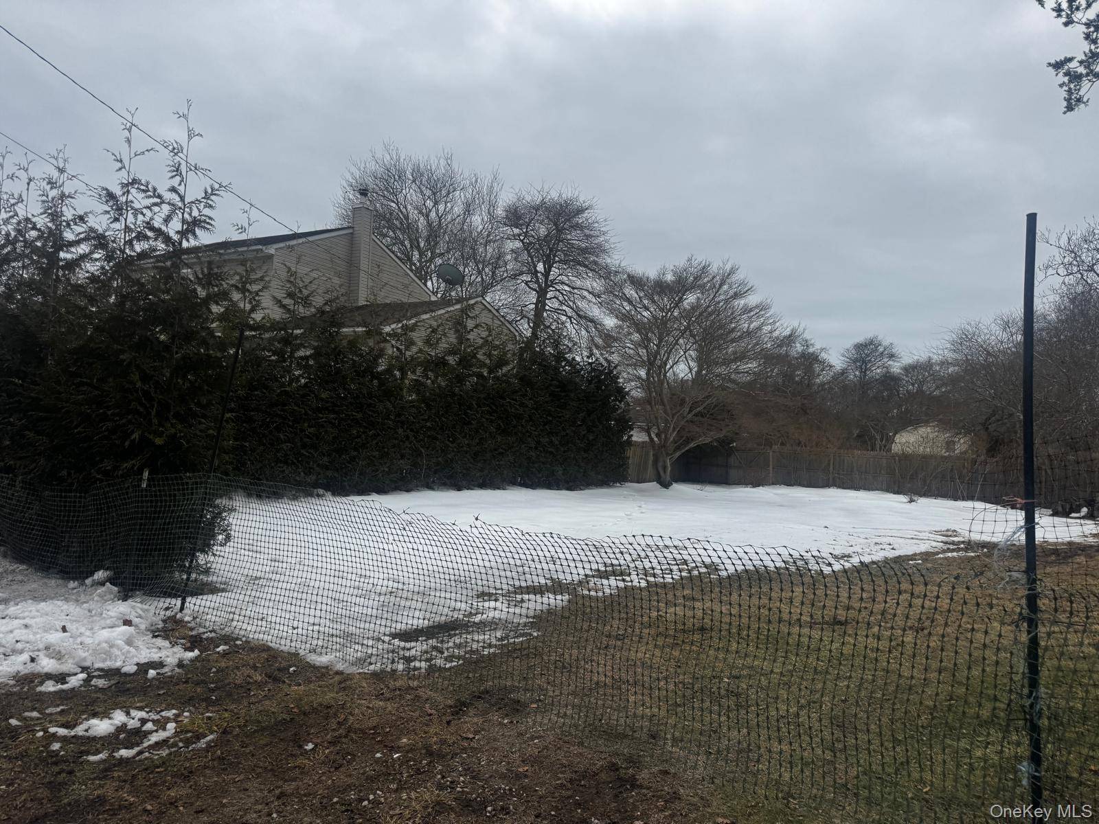 72 Diana DR, Mastic Beach, NY 11951