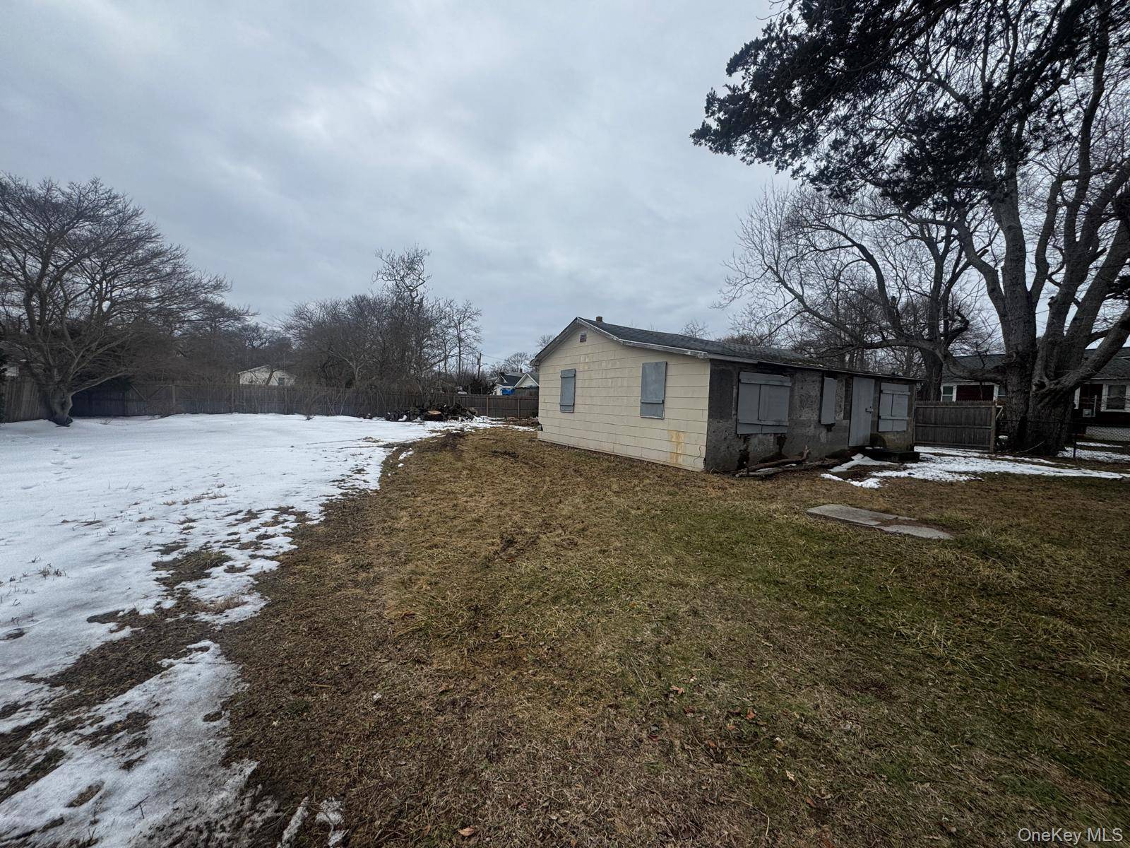 72 Diana DR, Mastic Beach, NY 11951