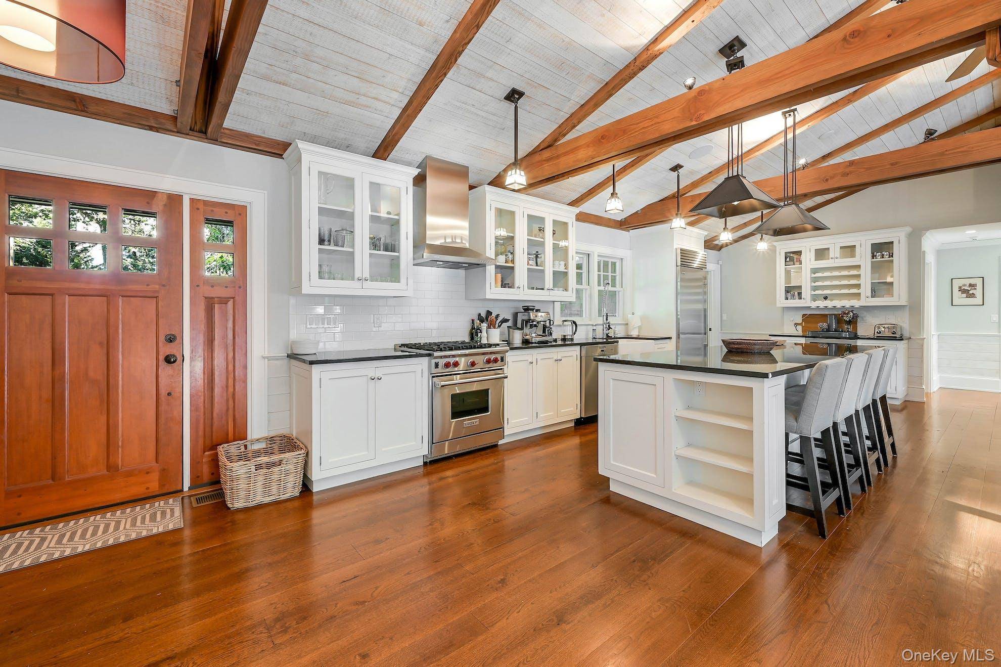 1600 Pine Tree RD, Cutchogue, NY 11935