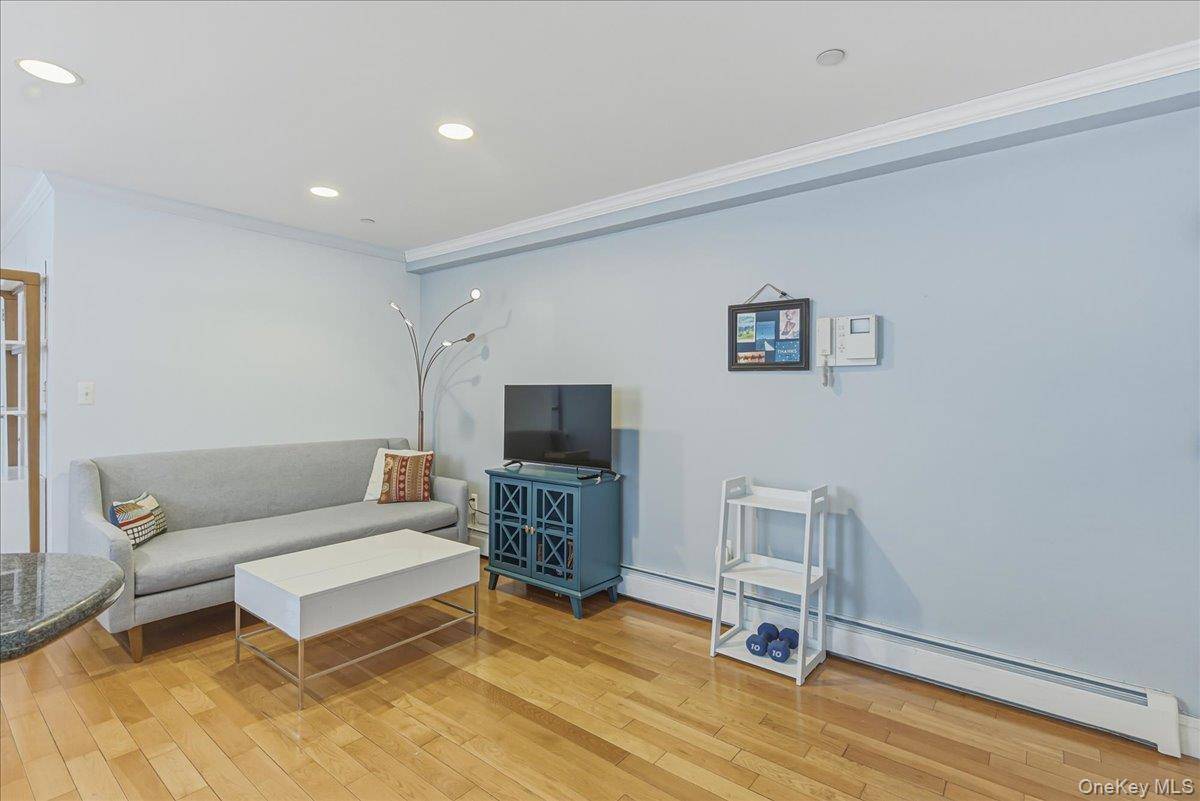 83-71 116th ST #4B, Kew Gardens, NY 11418